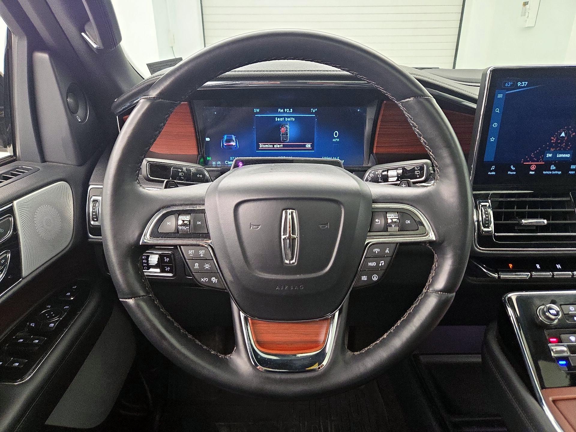 Thumbnail: 2023 Lincoln Navigator - 10