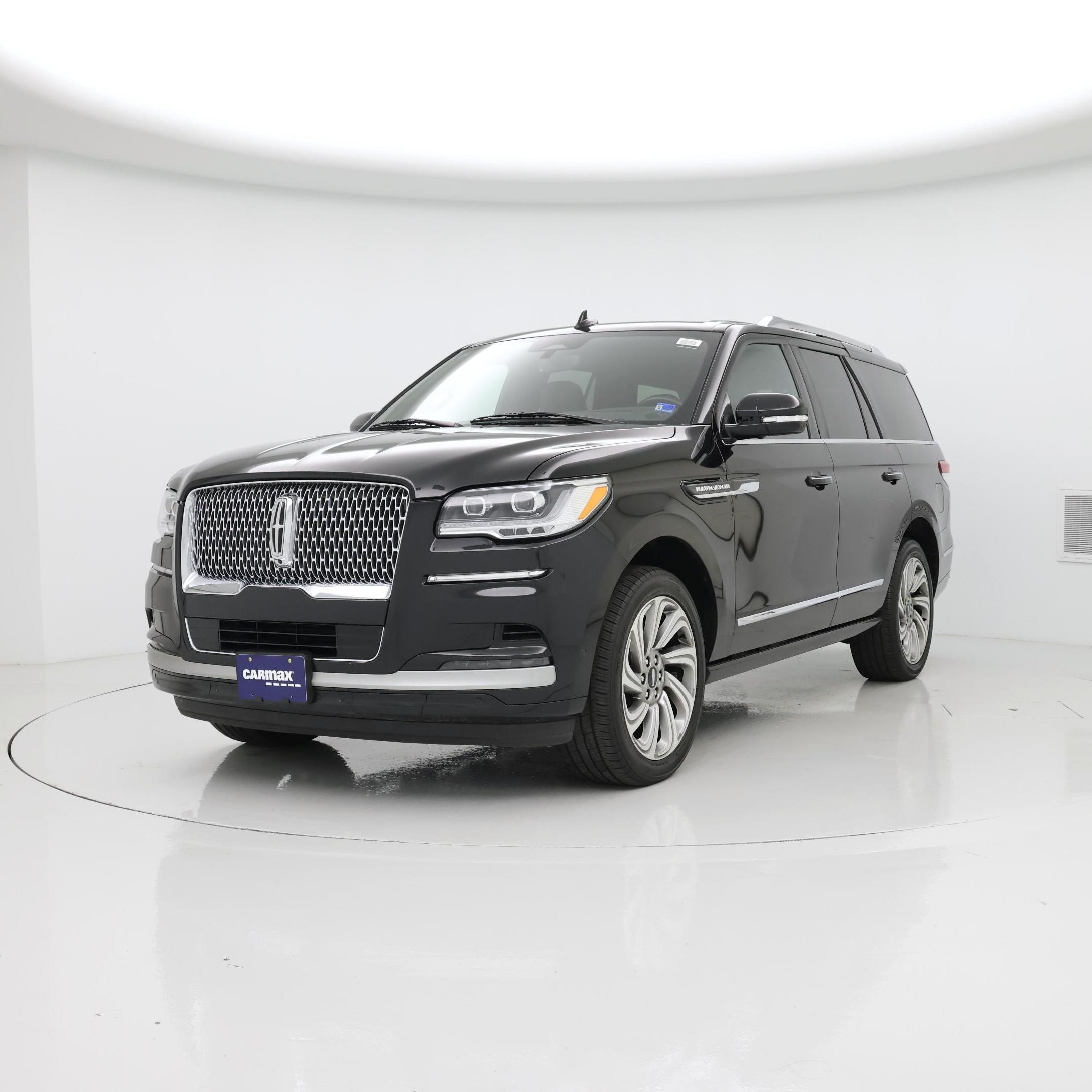 Thumbnail: 2023 Lincoln Navigator - 4
