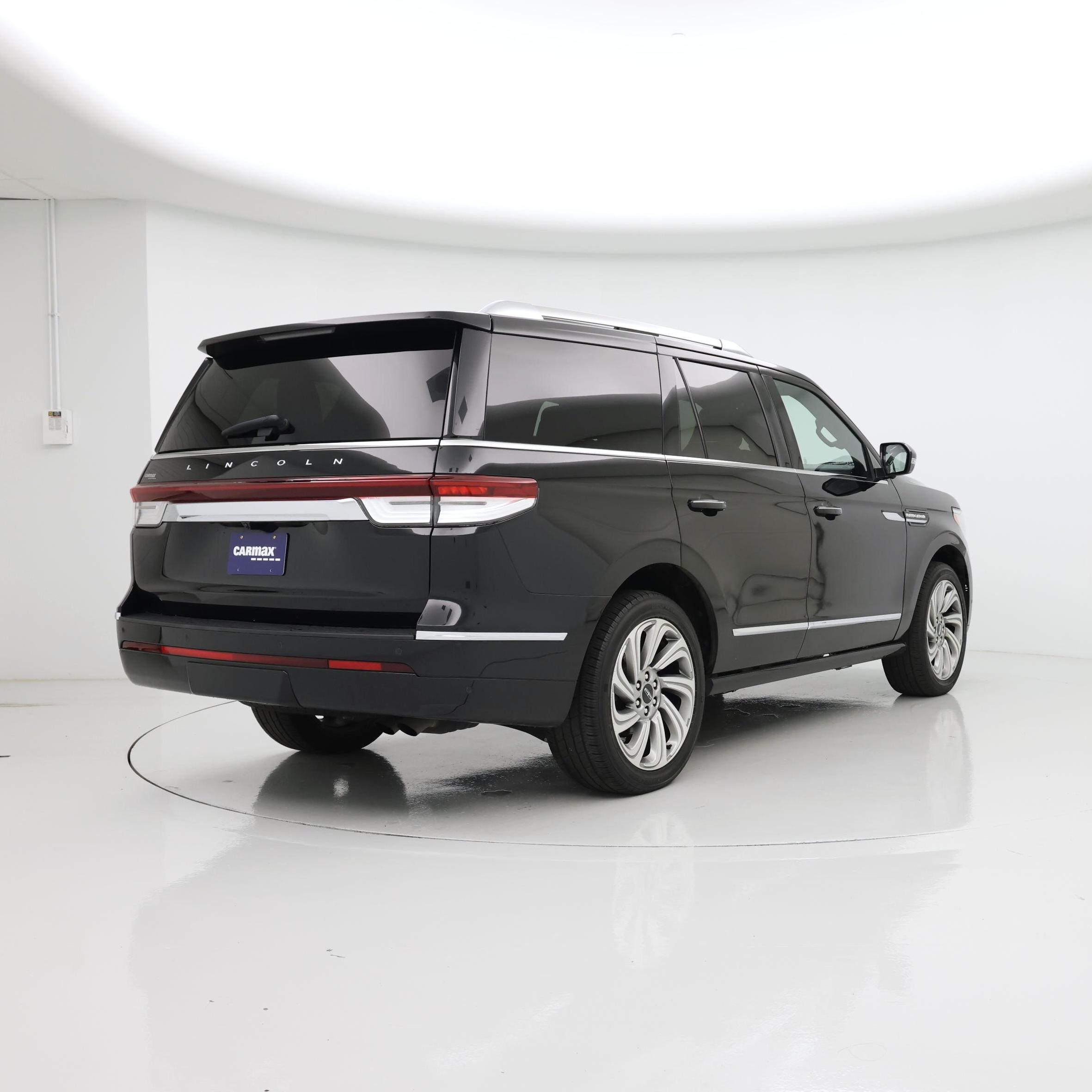 Thumbnail: 2023 Lincoln Navigator - 8