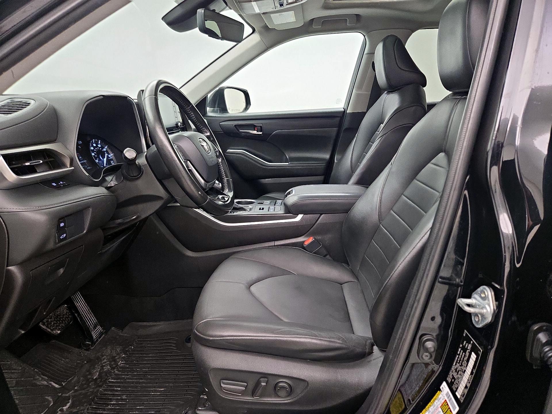 Thumbnail: 2021 Toyota Highlander - 11