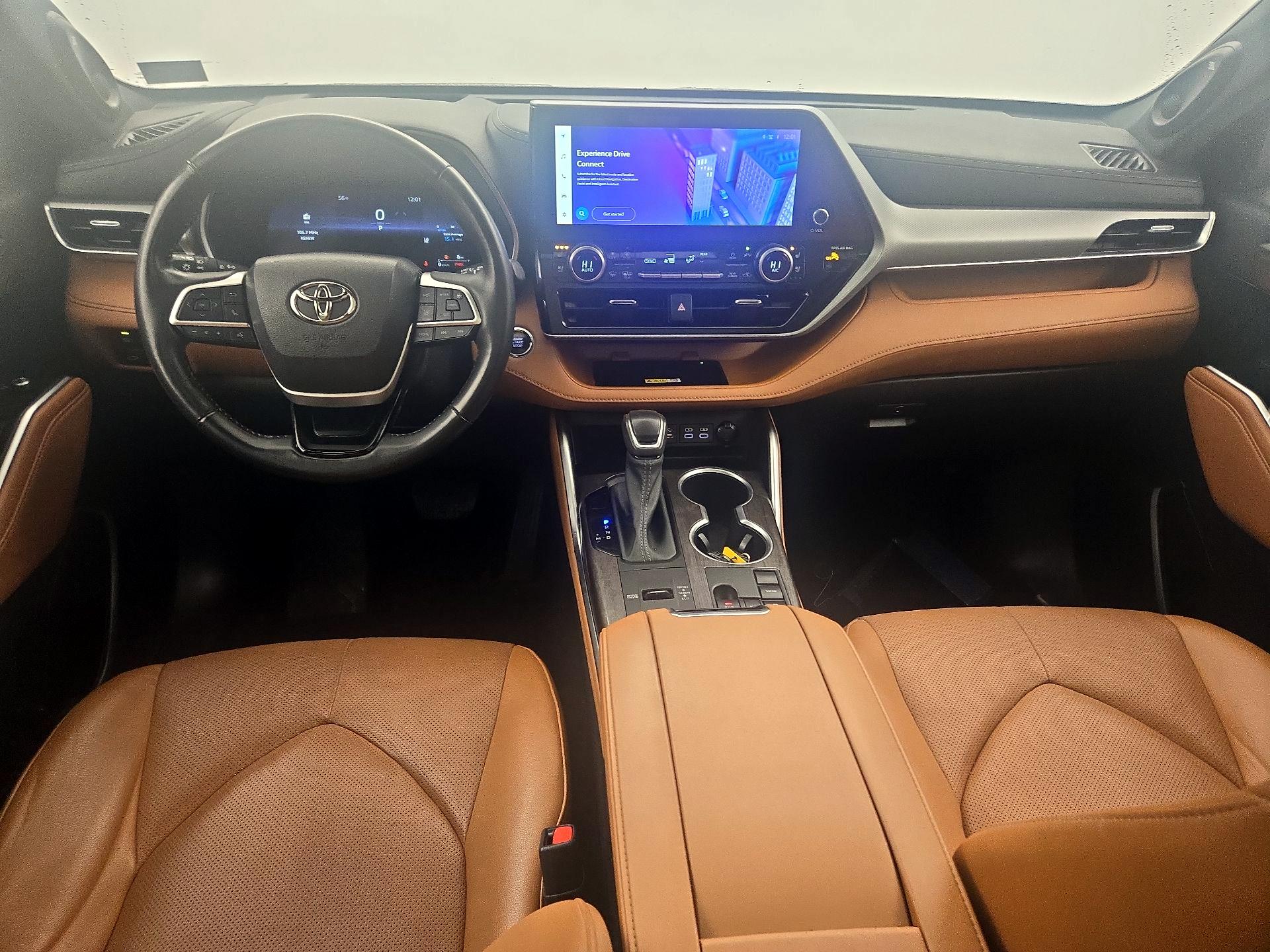 Thumbnail: 2023 Toyota Highlander - 9