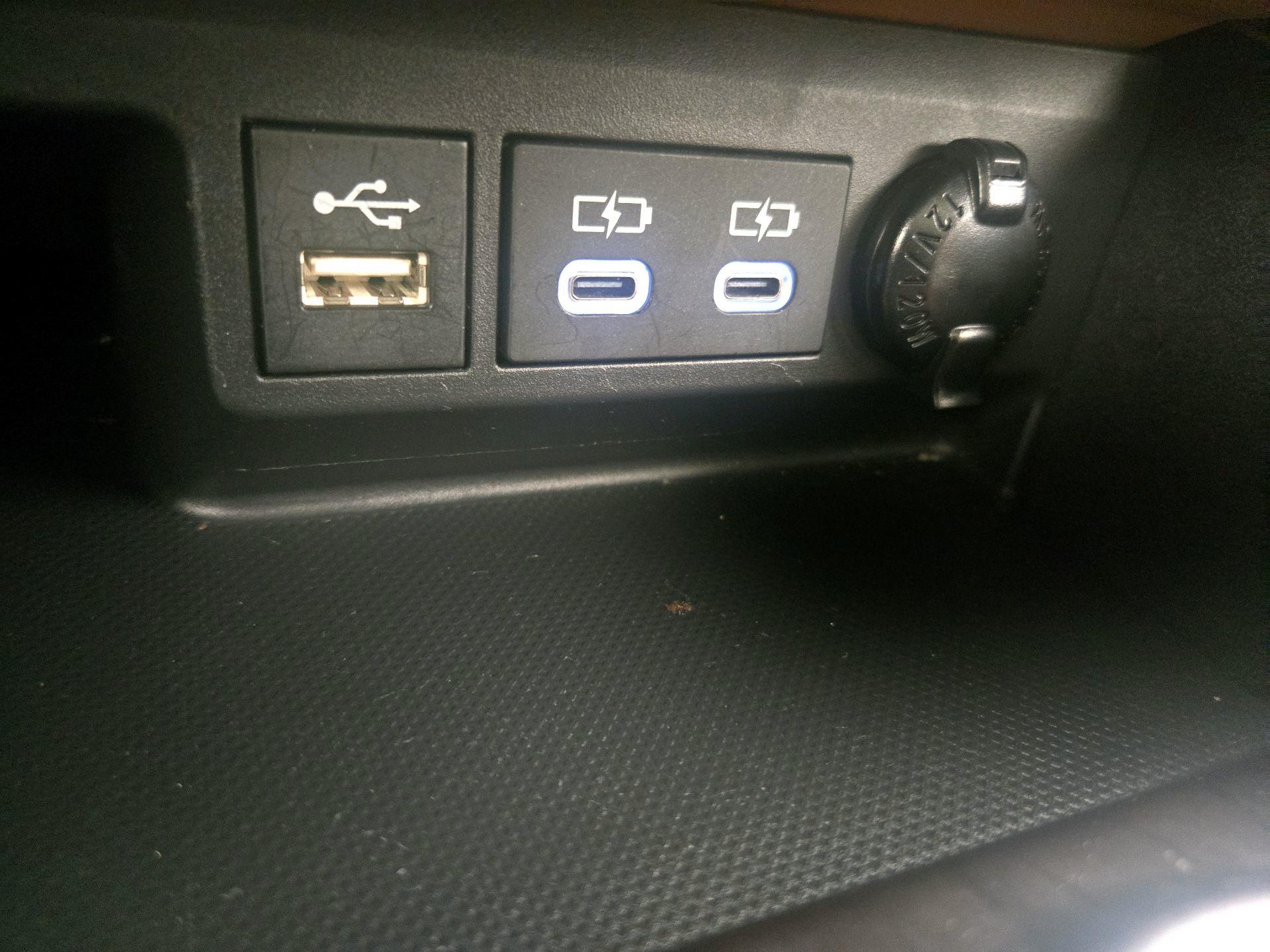 Thumbnail: 2023 Toyota Highlander - 18