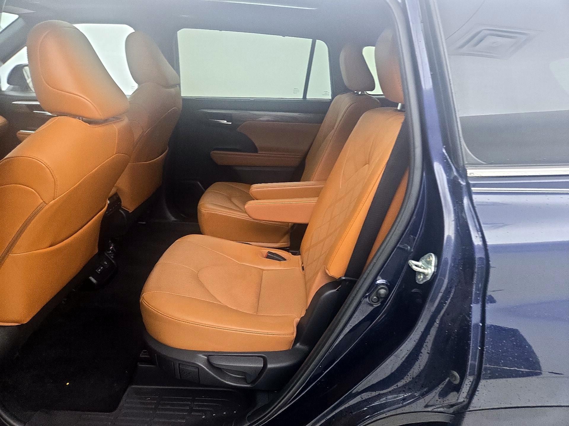 Thumbnail: 2023 Toyota Highlander - 20