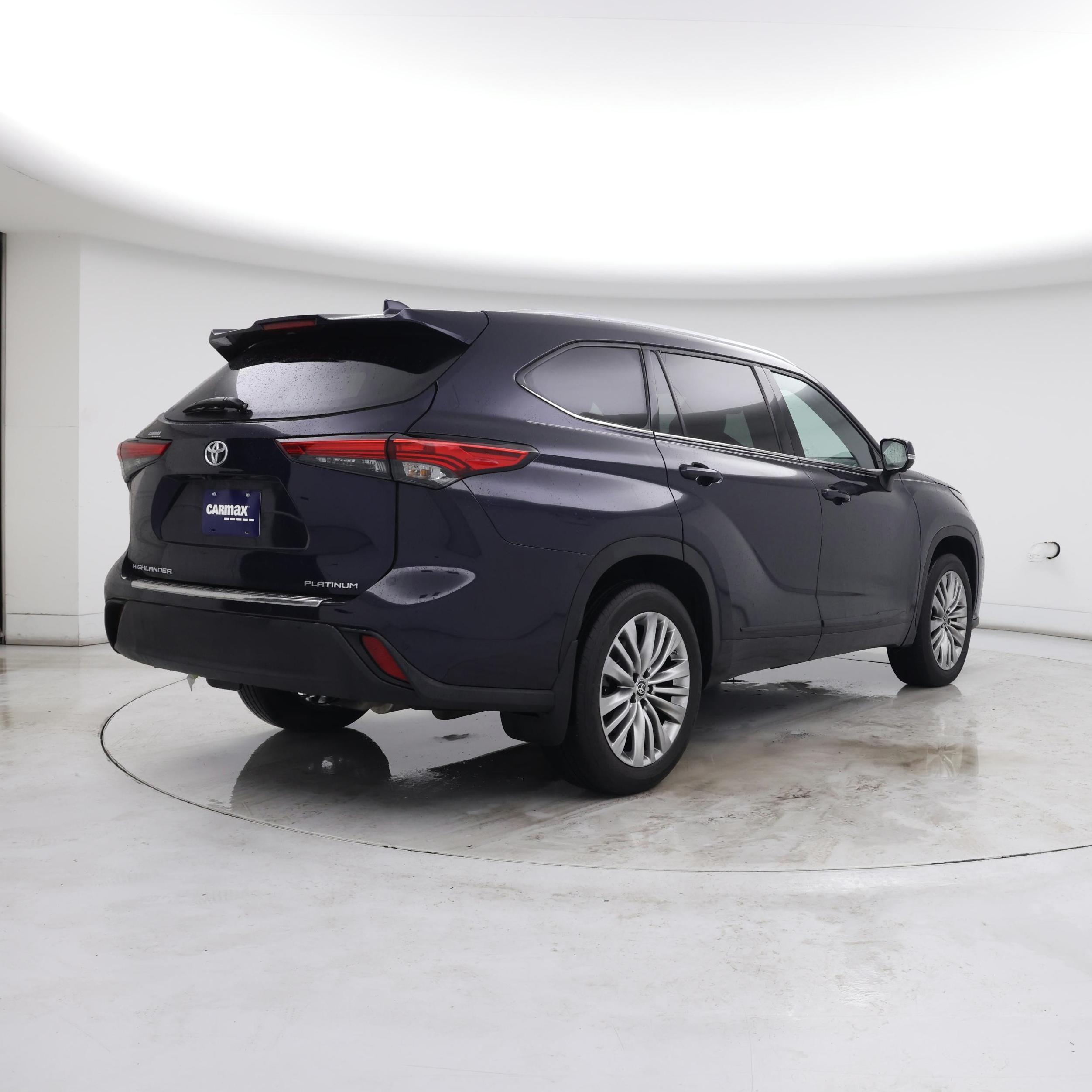 Thumbnail: 2023 Toyota Highlander - 8