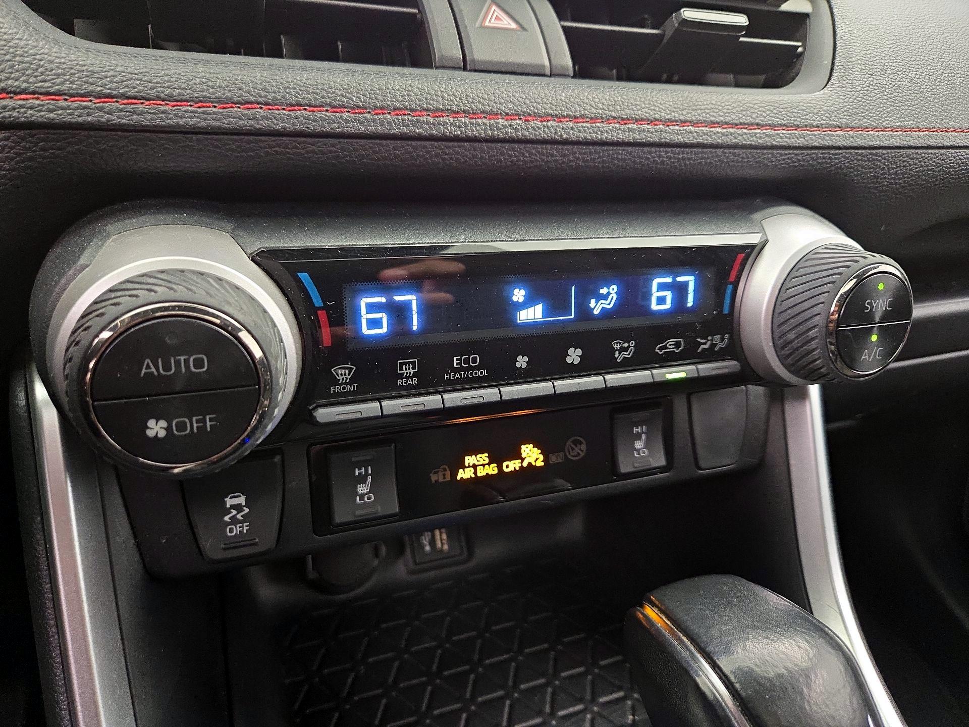 Thumbnail: 2023 Toyota RAV4 - 16