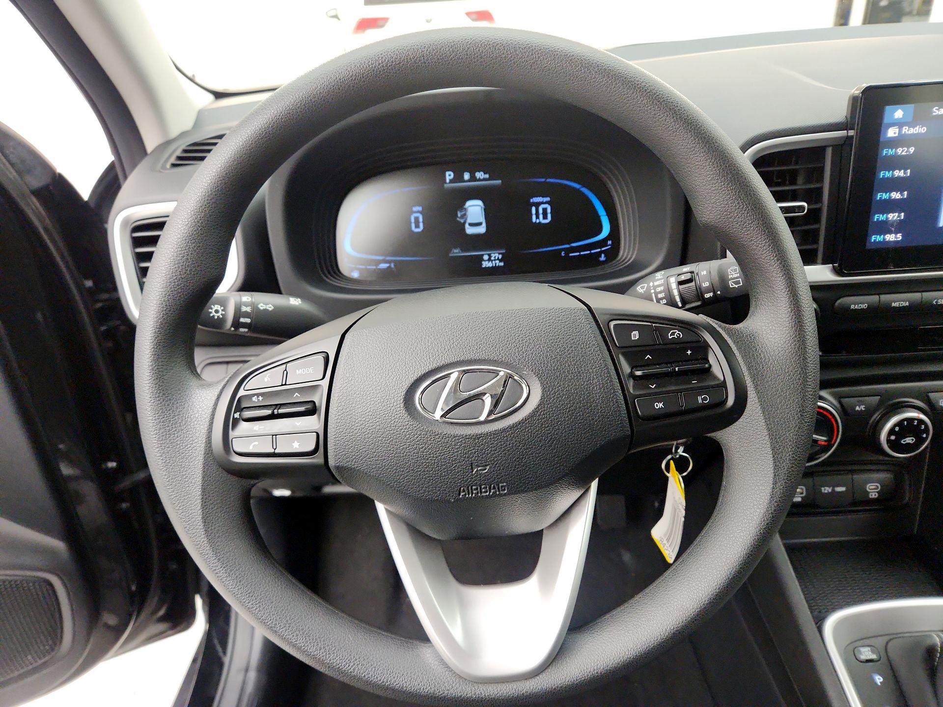 Thumbnail: 2023 Hyundai Venue - 10