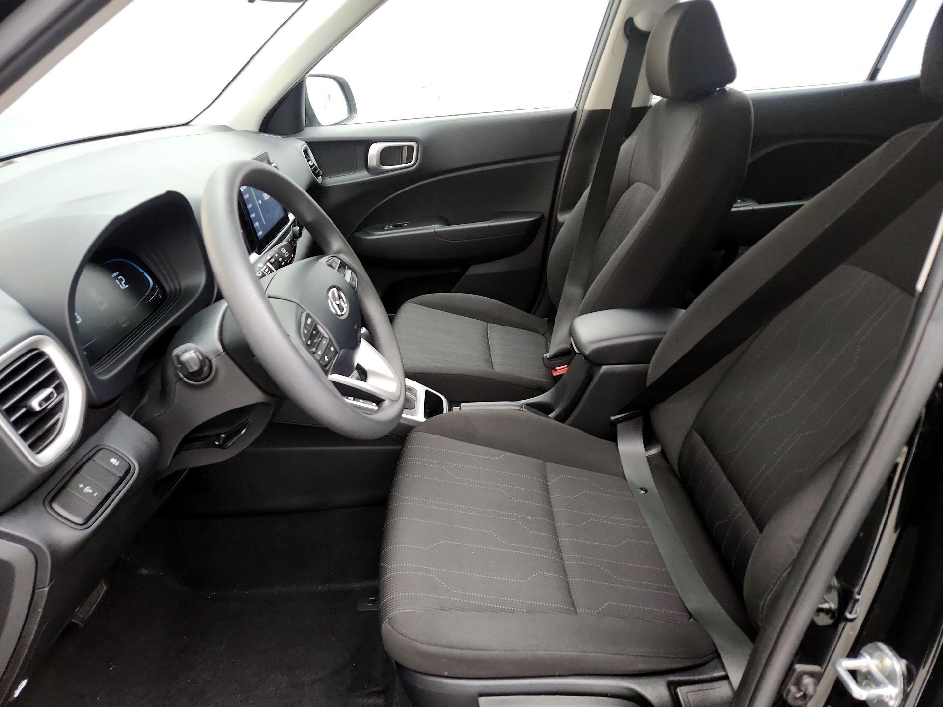 Thumbnail: 2023 Hyundai Venue - 11