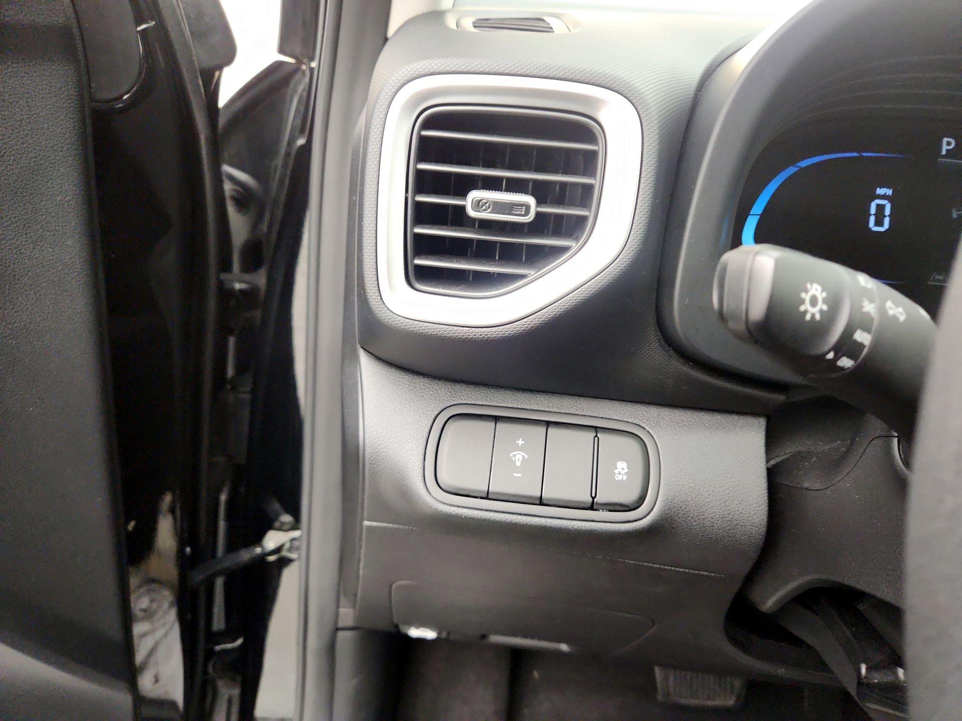 Thumbnail: 2023 Hyundai Venue - 13