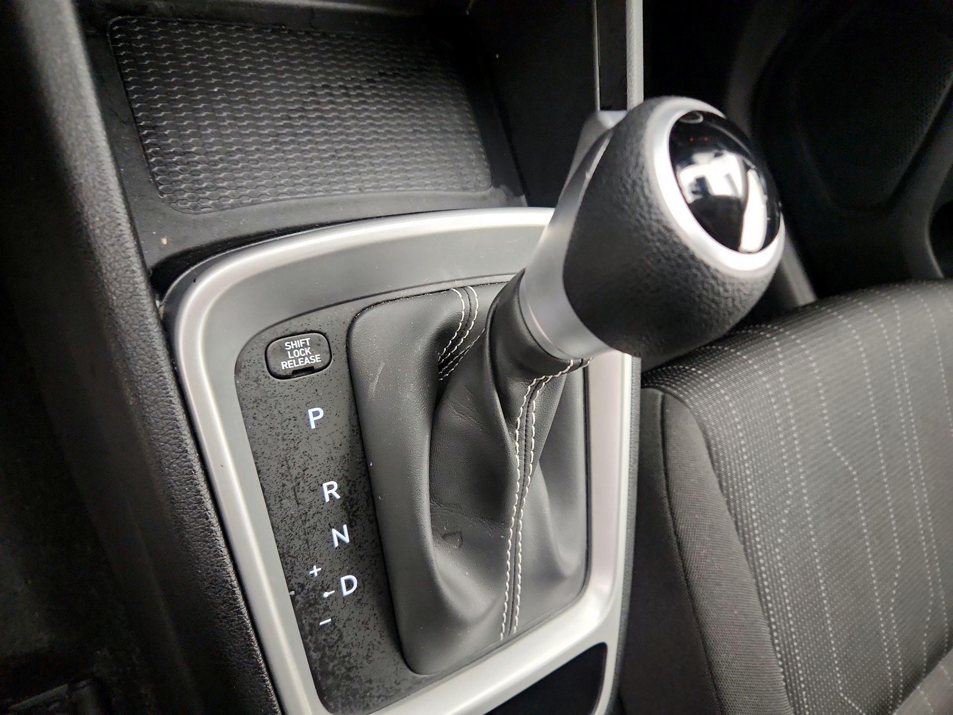 Thumbnail: 2023 Hyundai Venue - 17