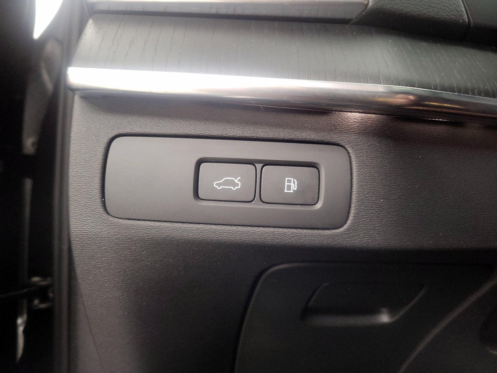 Thumbnail: 2023 Volvo XC90 - 13