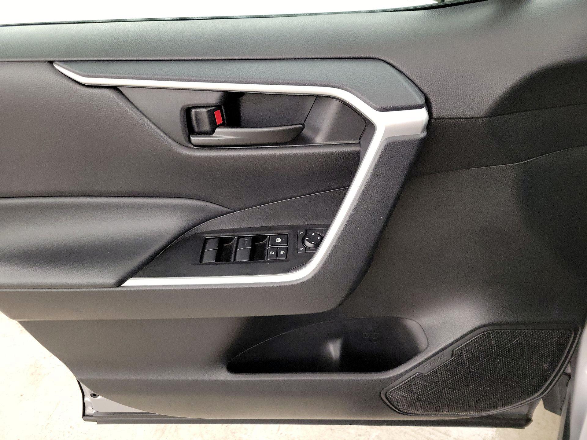 Thumbnail: 2024 Toyota RAV4 - 12