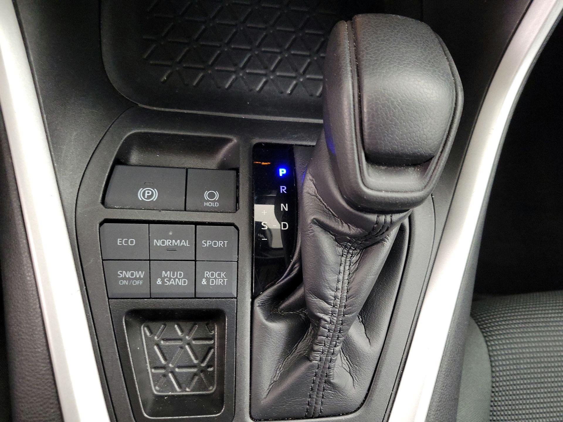 Thumbnail: 2024 Toyota RAV4 - 17