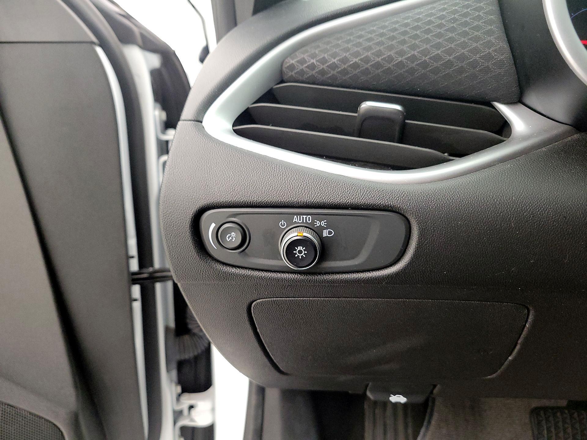 Thumbnail: 2023 Chevrolet Malibu - 11