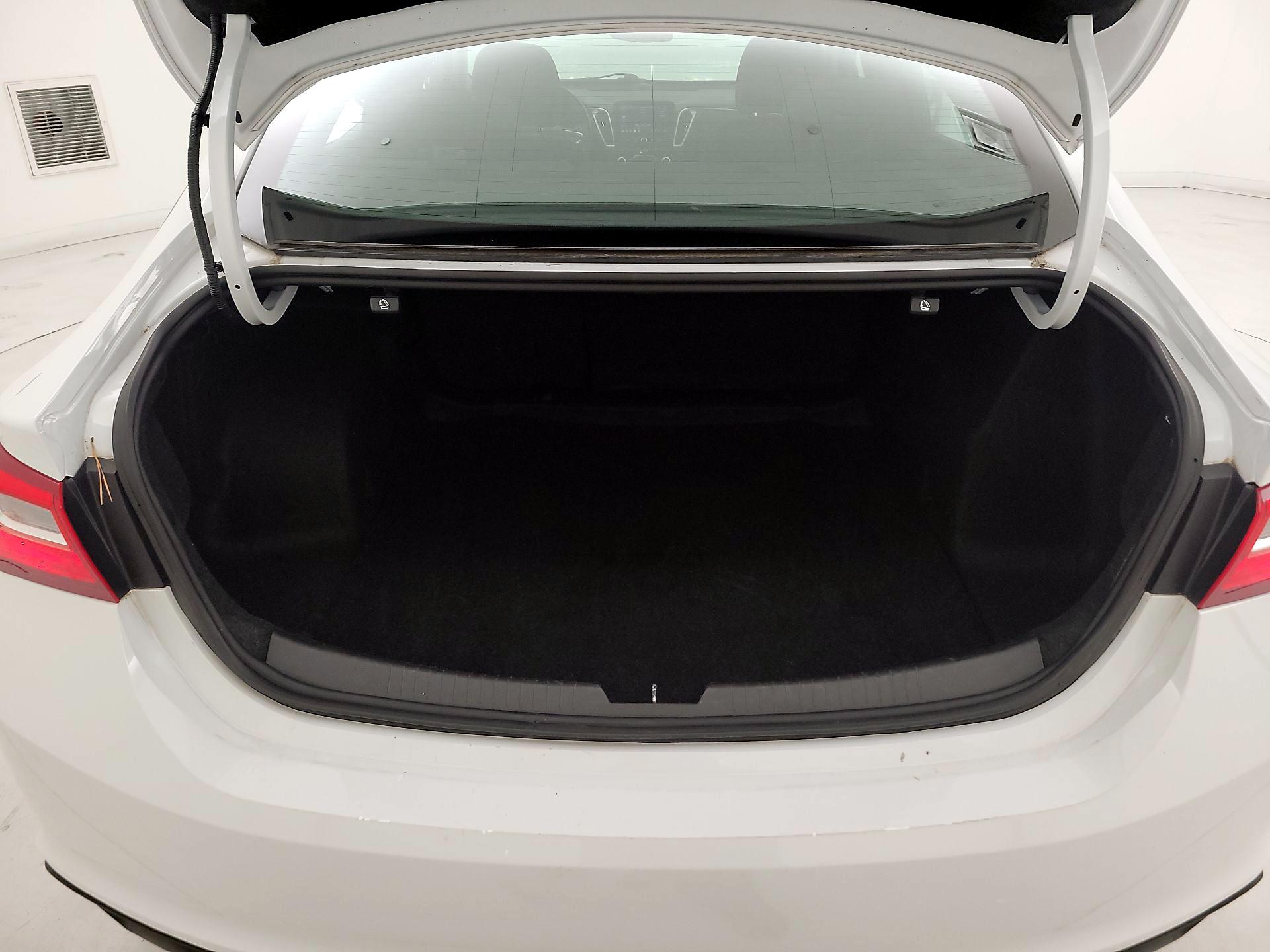 Thumbnail: 2023 Chevrolet Malibu - 18