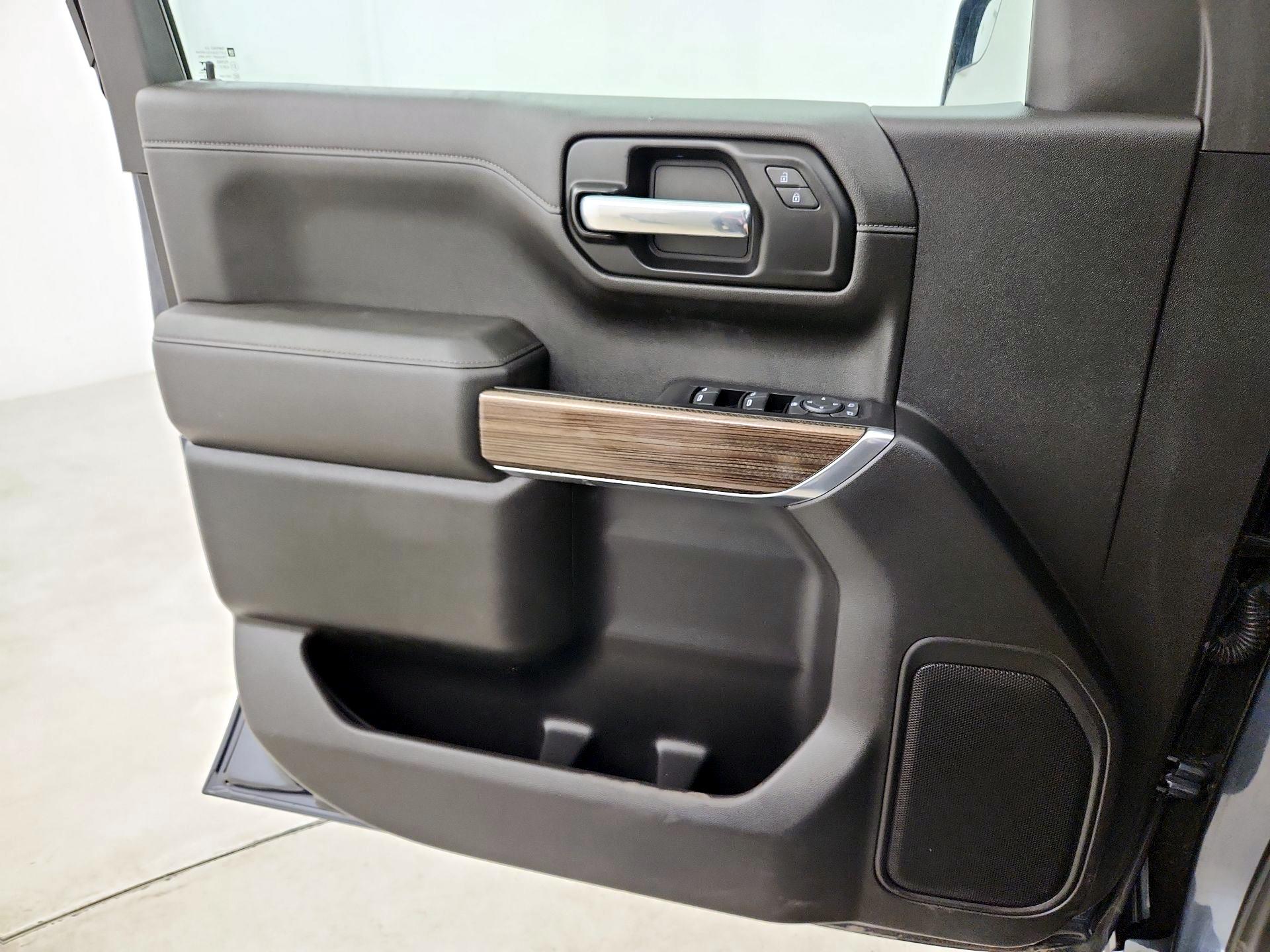 Thumbnail: 2020 Chevrolet Silverado 1500 - 12