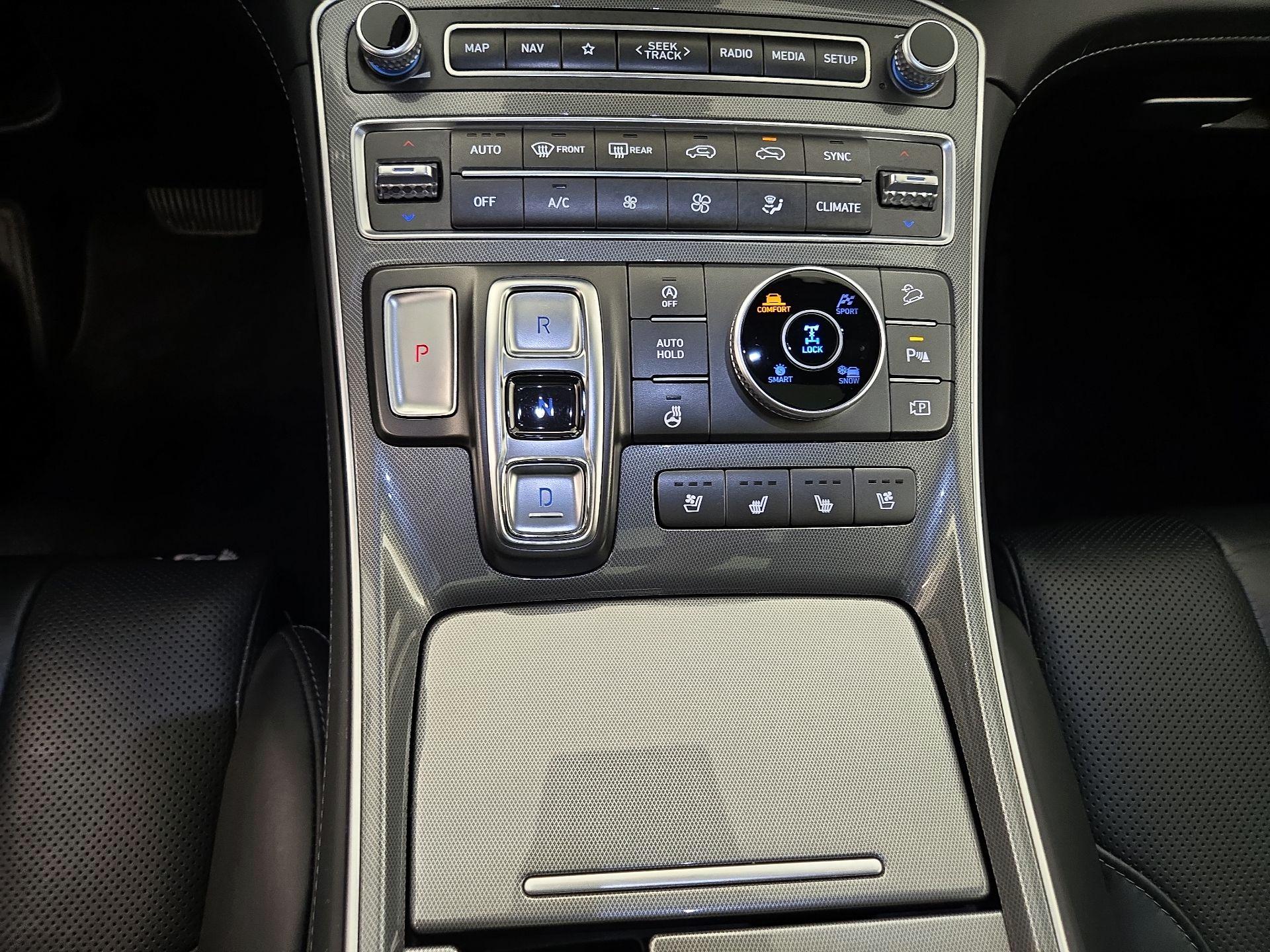 Thumbnail: 2023 Hyundai Santa Fe - 18