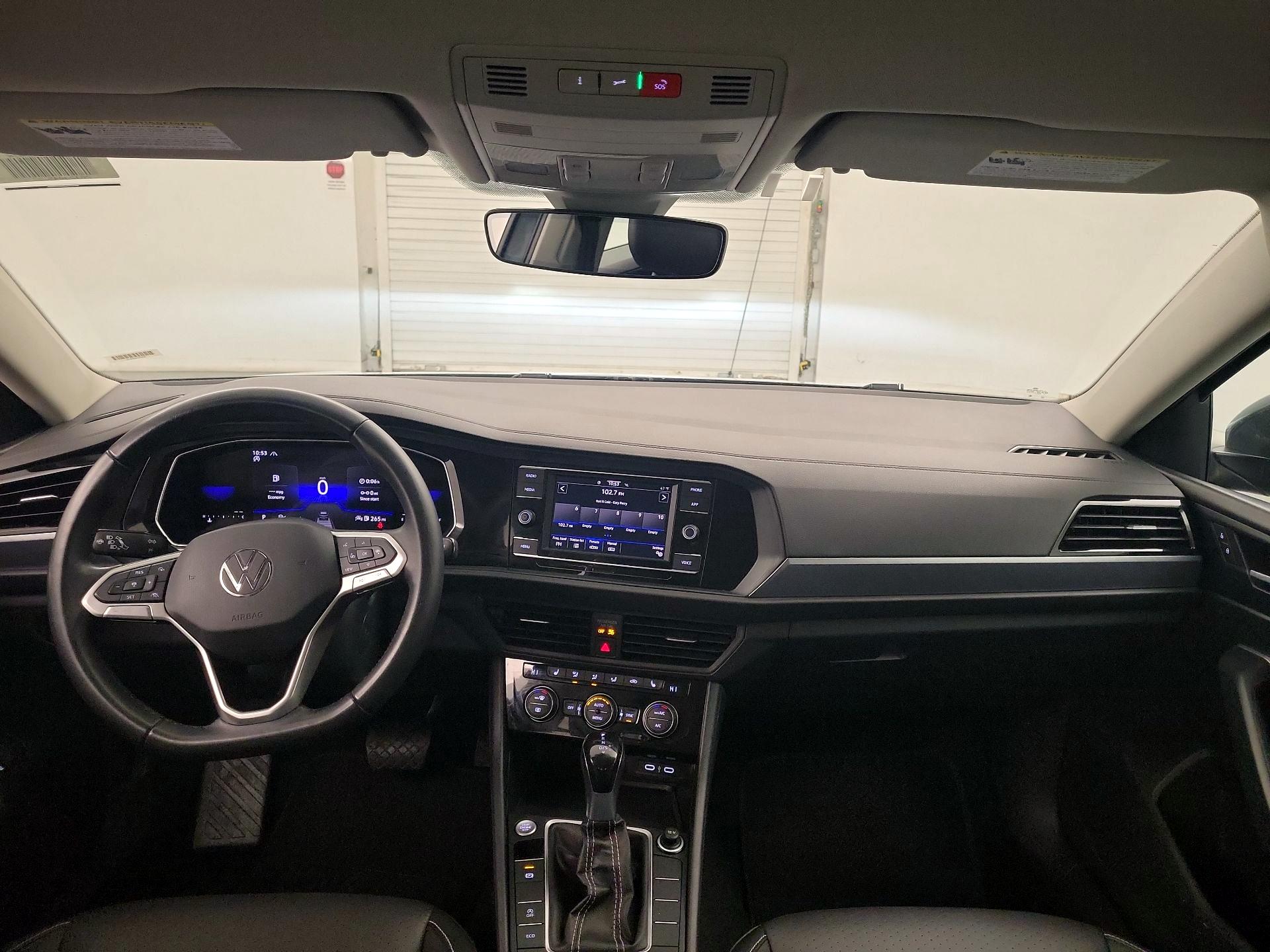 Thumbnail: 2024 Volkswagen Jetta - 9