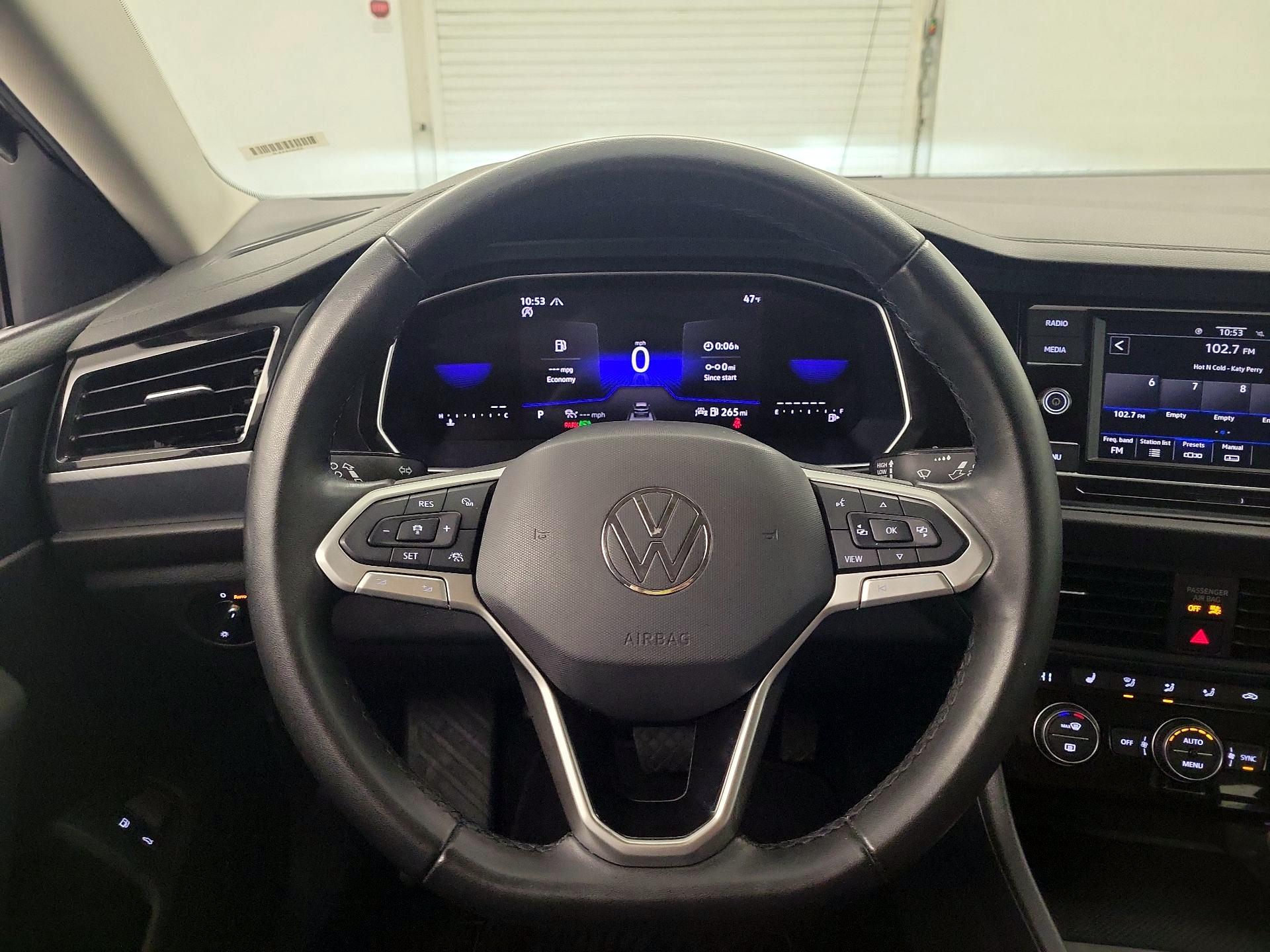 Thumbnail: 2024 Volkswagen Jetta - 10