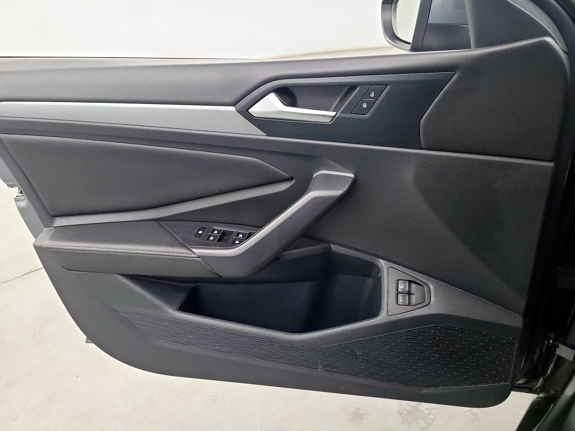 Thumbnail: 2024 Volkswagen Jetta - 12