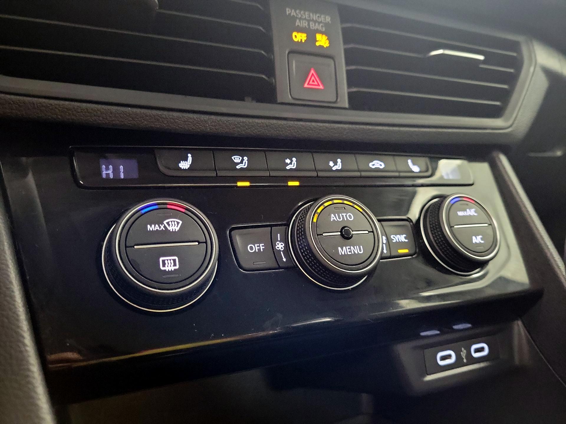 Thumbnail: 2024 Volkswagen Jetta - 16