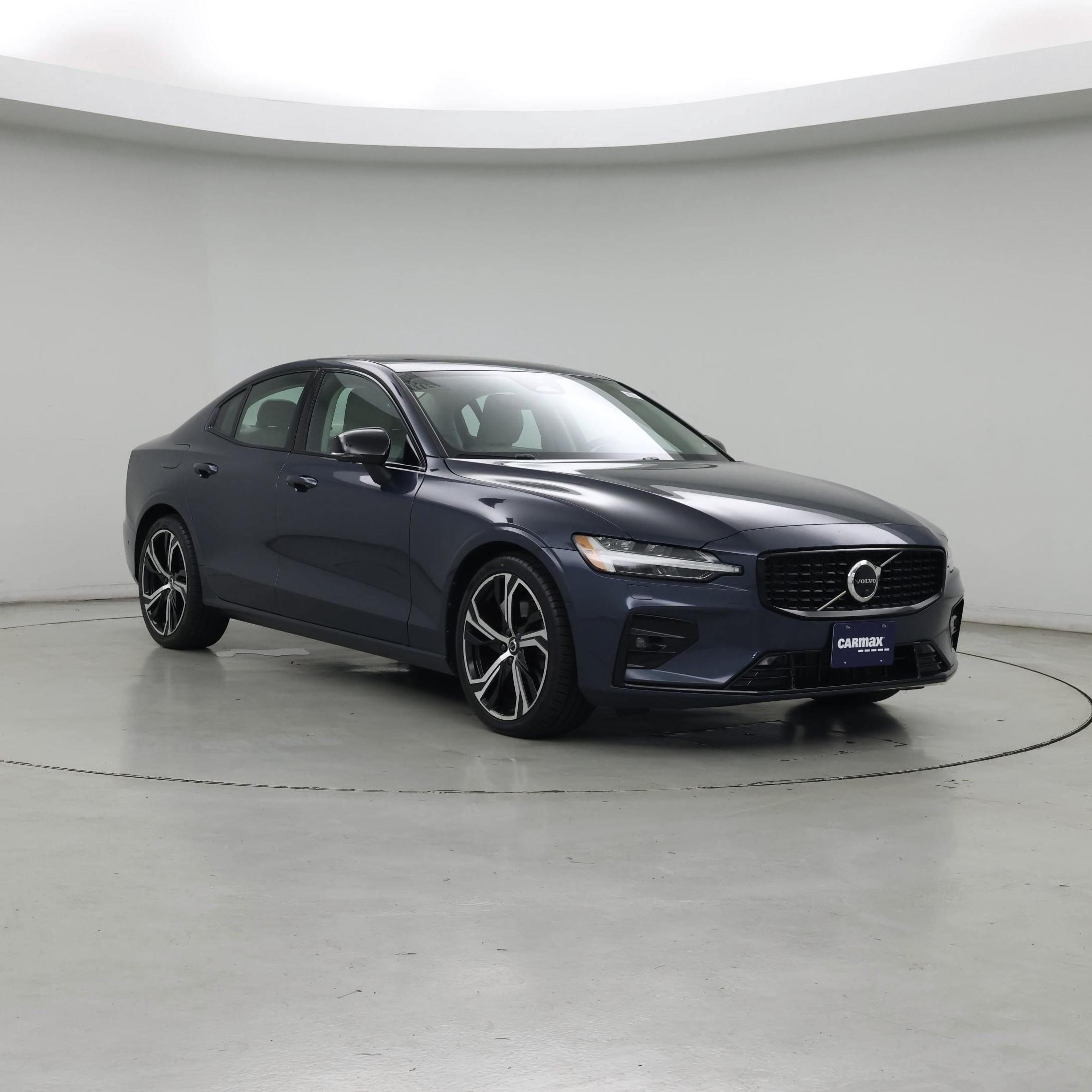 2023 Volvo S60 B5 Plus Dark Theme AWD