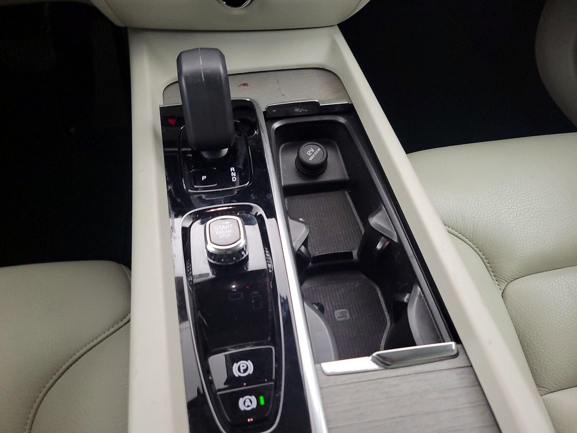 Thumbnail: 2023 Volvo S60 - 17