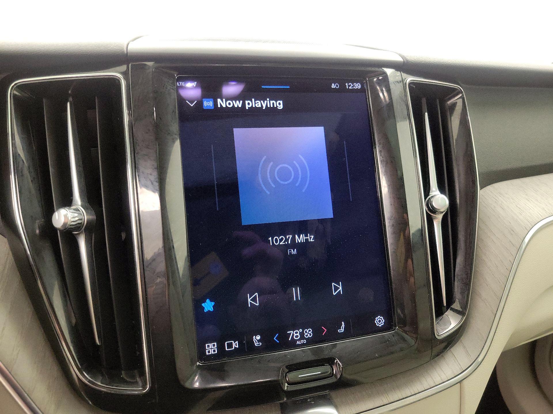 Thumbnail: 2023 Volvo XC60 - 16