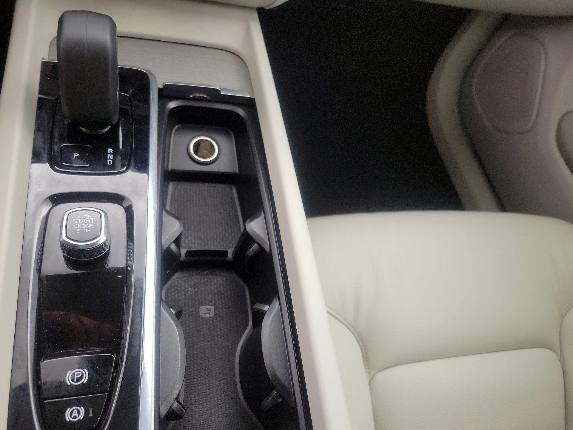 Thumbnail: 2023 Volvo XC60 - 18