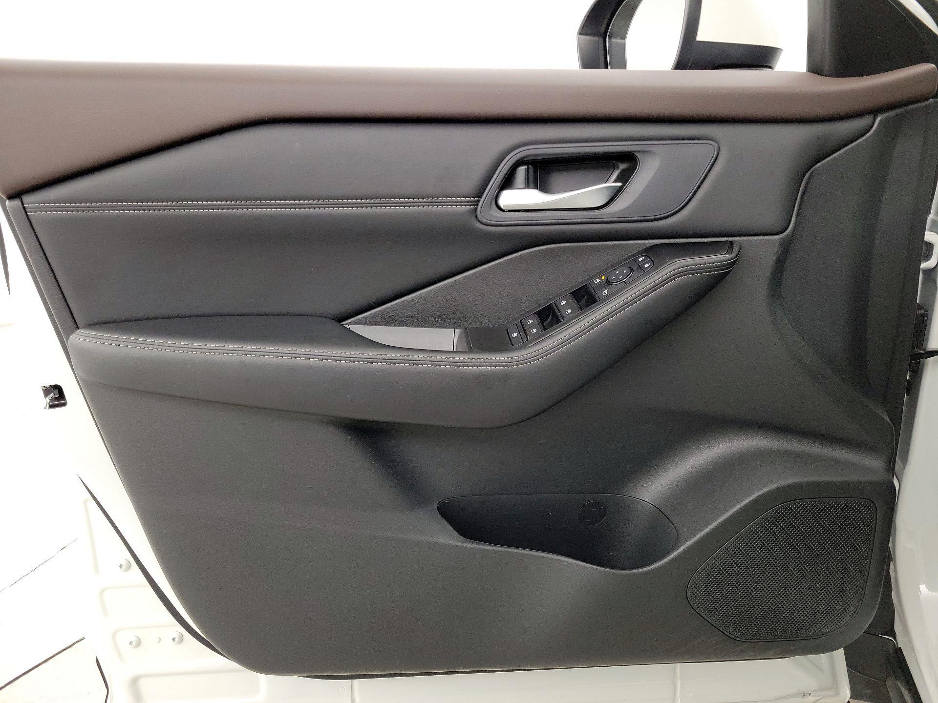 Thumbnail: 2023 Nissan Rogue - 12