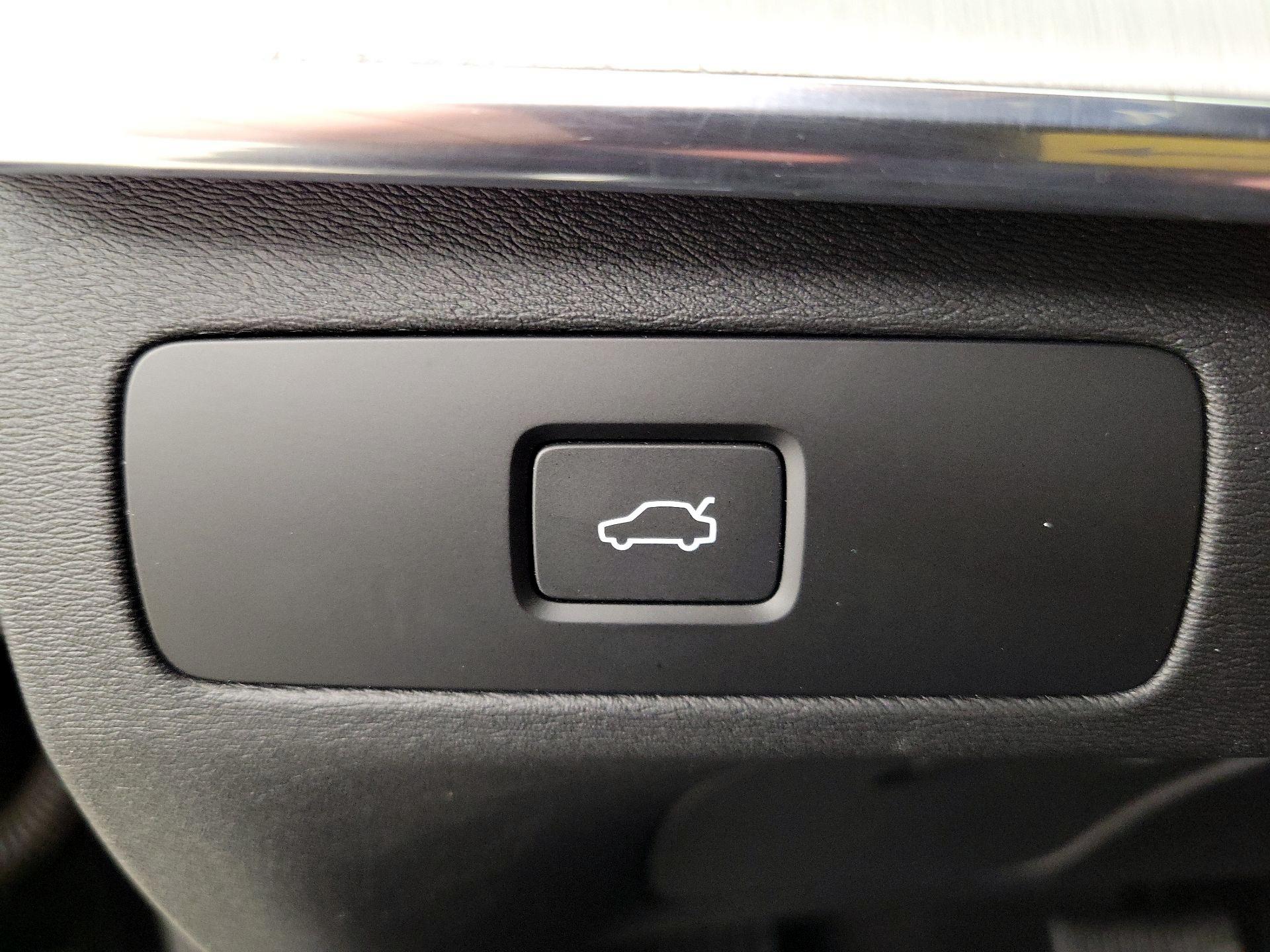 Thumbnail: 2024 Volvo XC90 - 13