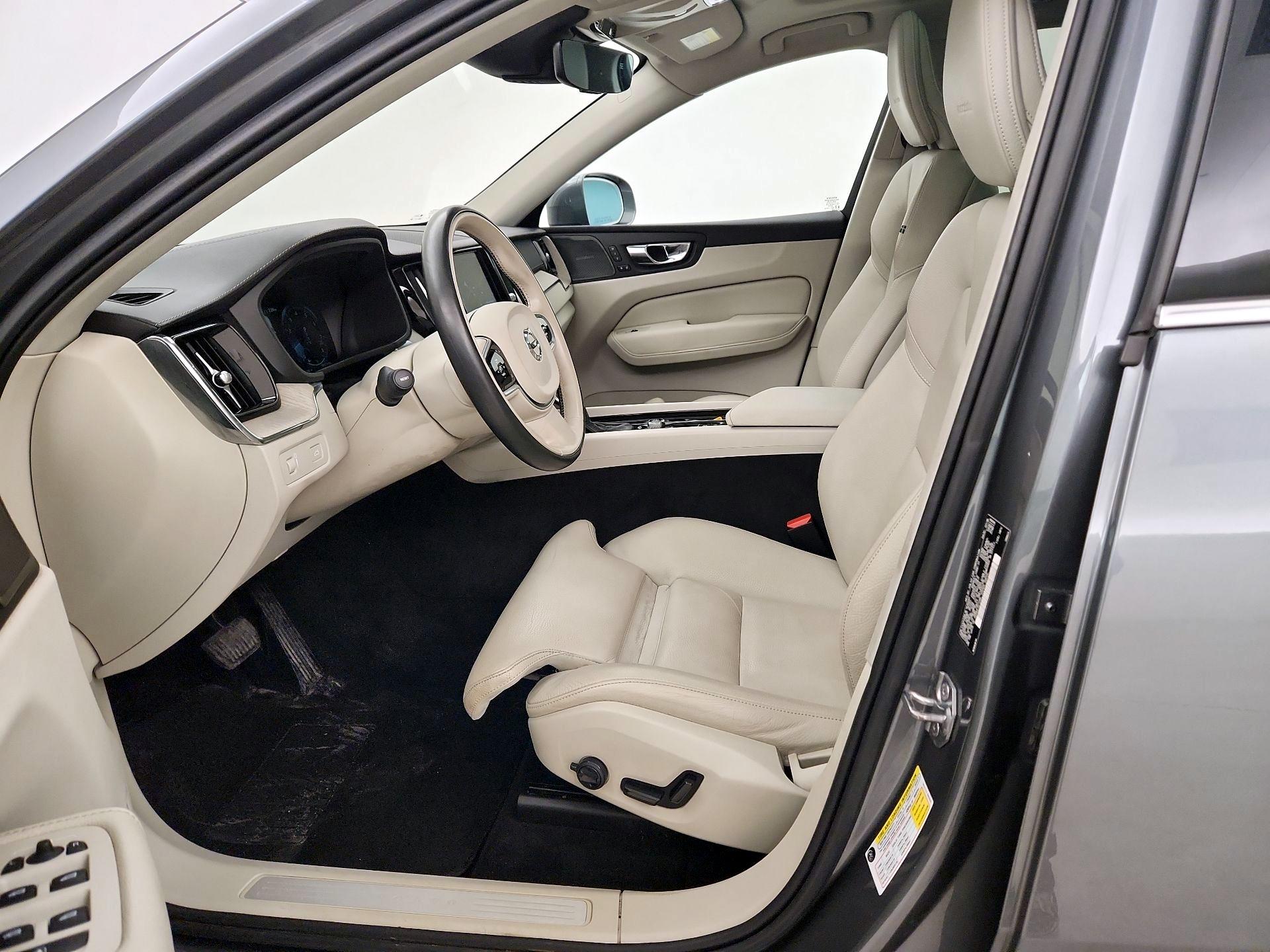 Thumbnail: 2020 Volvo XC60 - 9