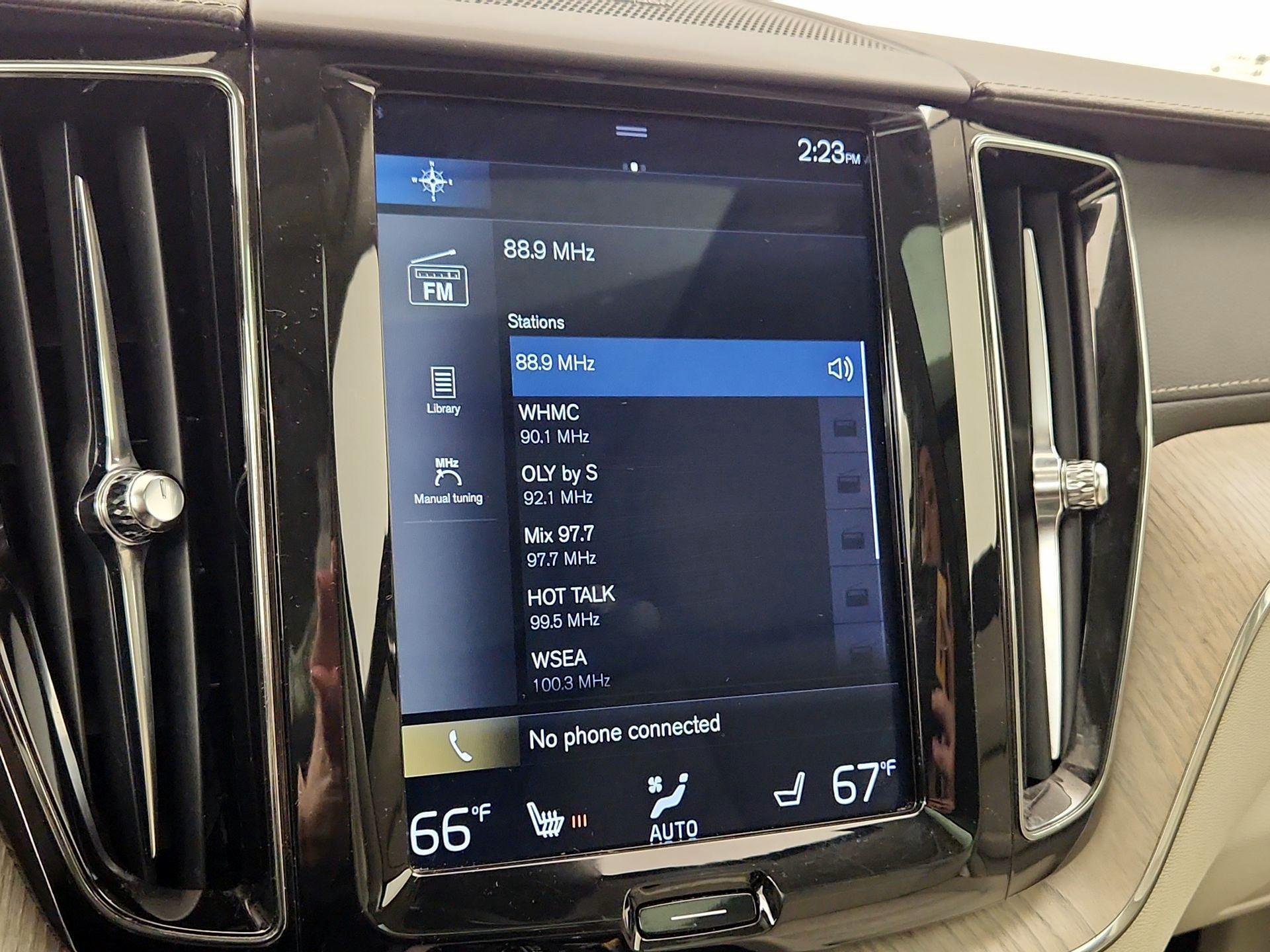 Thumbnail: 2020 Volvo XC60 - 14