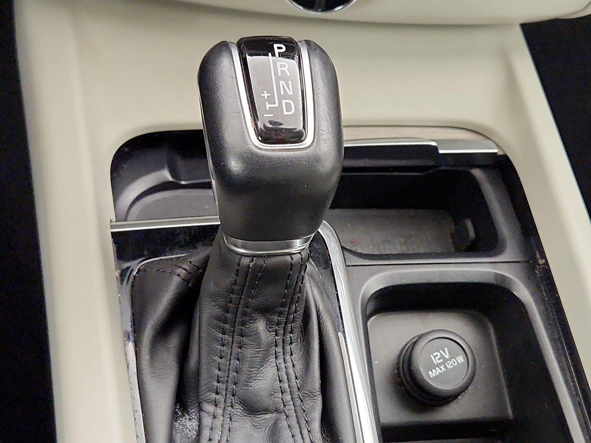 Thumbnail: 2020 Volvo XC60 - 16