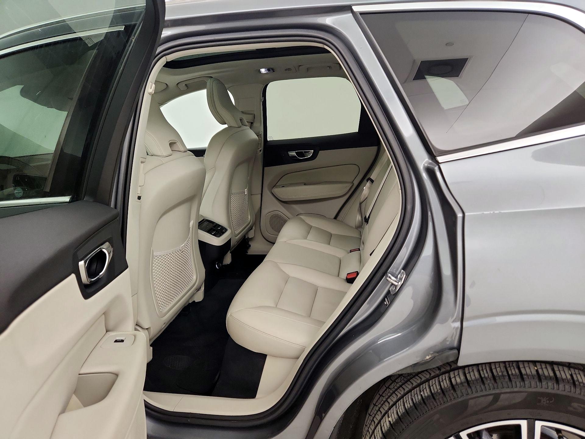 Thumbnail: 2020 Volvo XC60 - 19