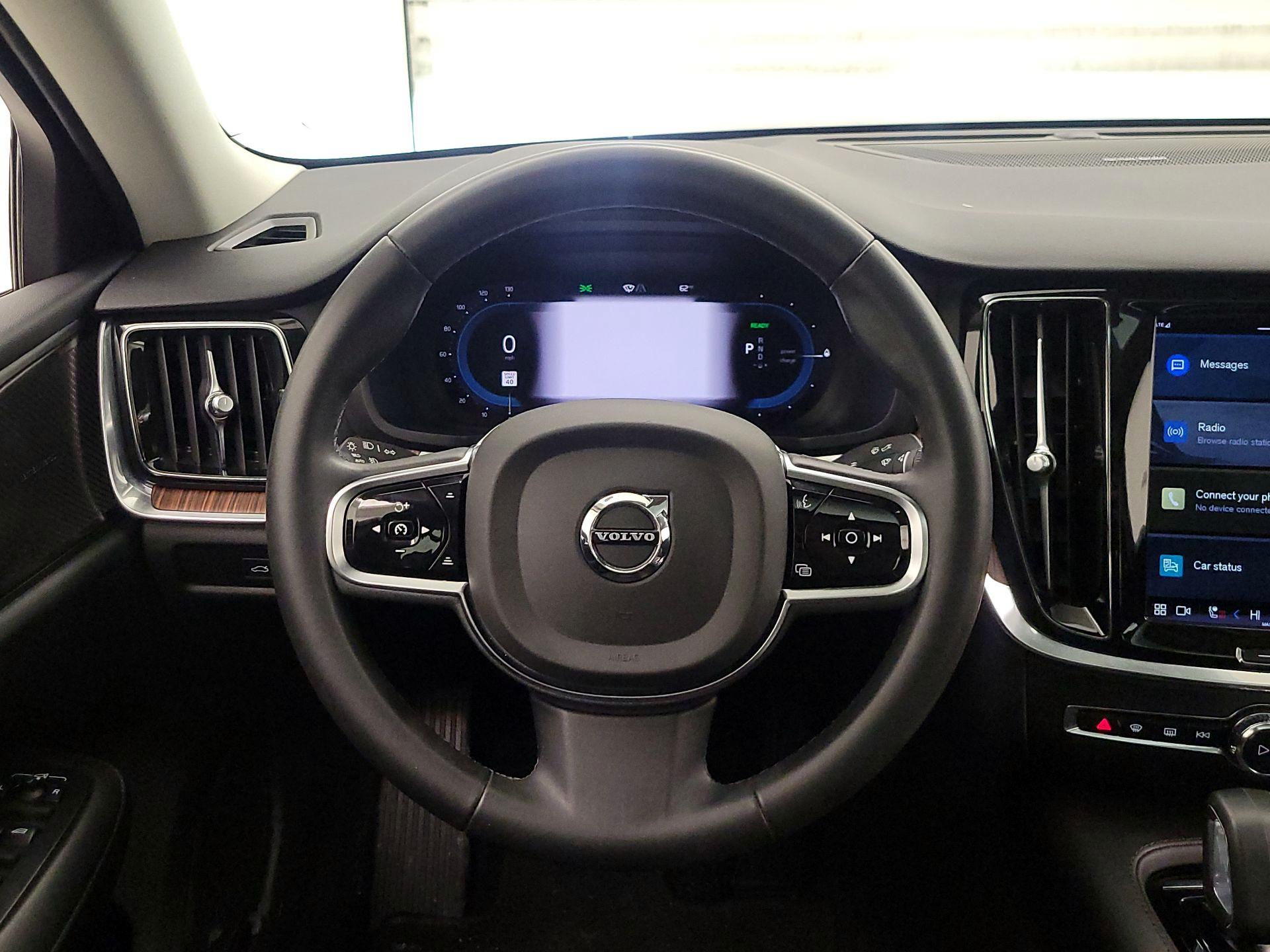 Thumbnail: 2023 Volvo S60 - 10