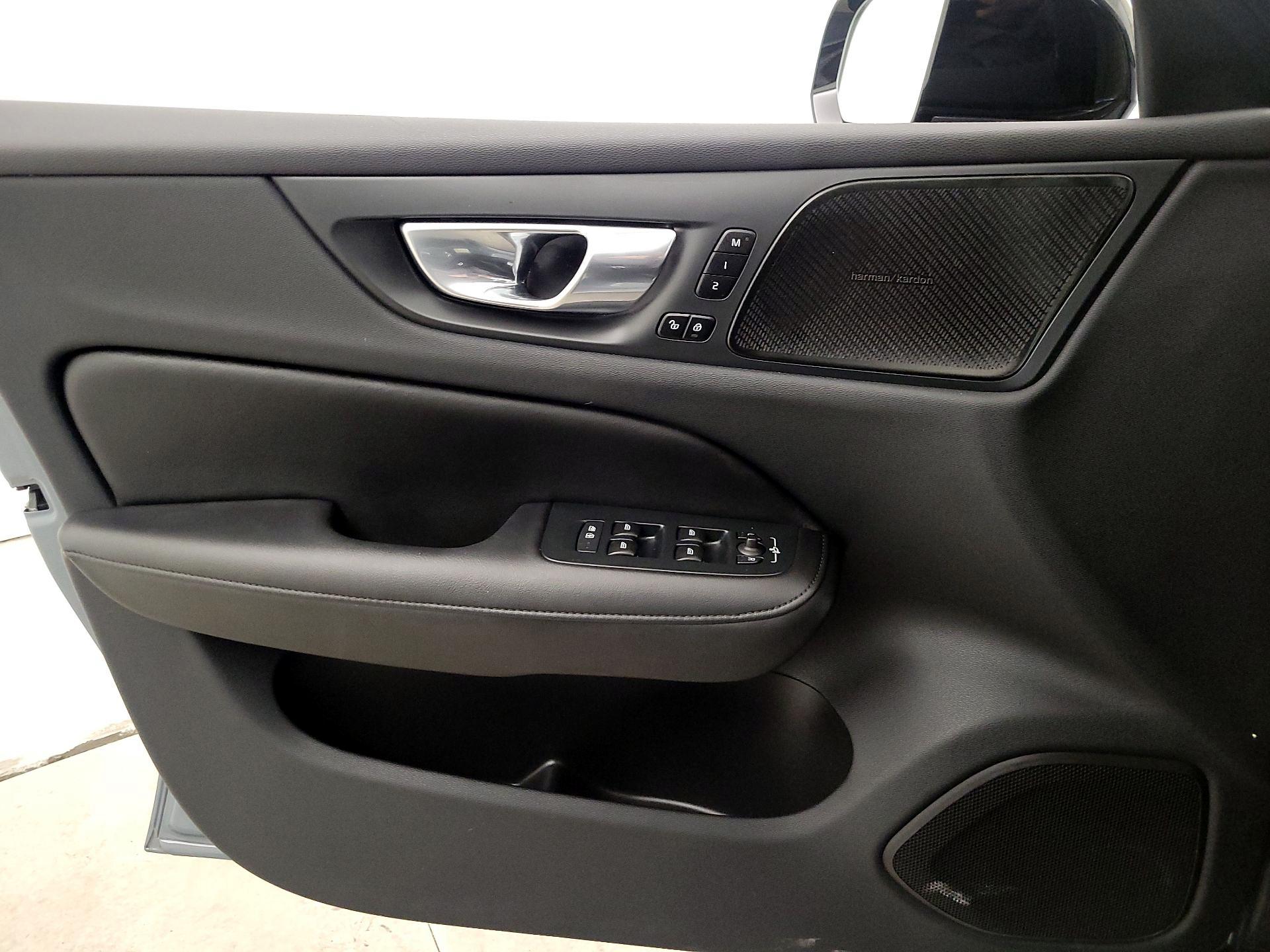 Thumbnail: 2023 Volvo S60 - 12