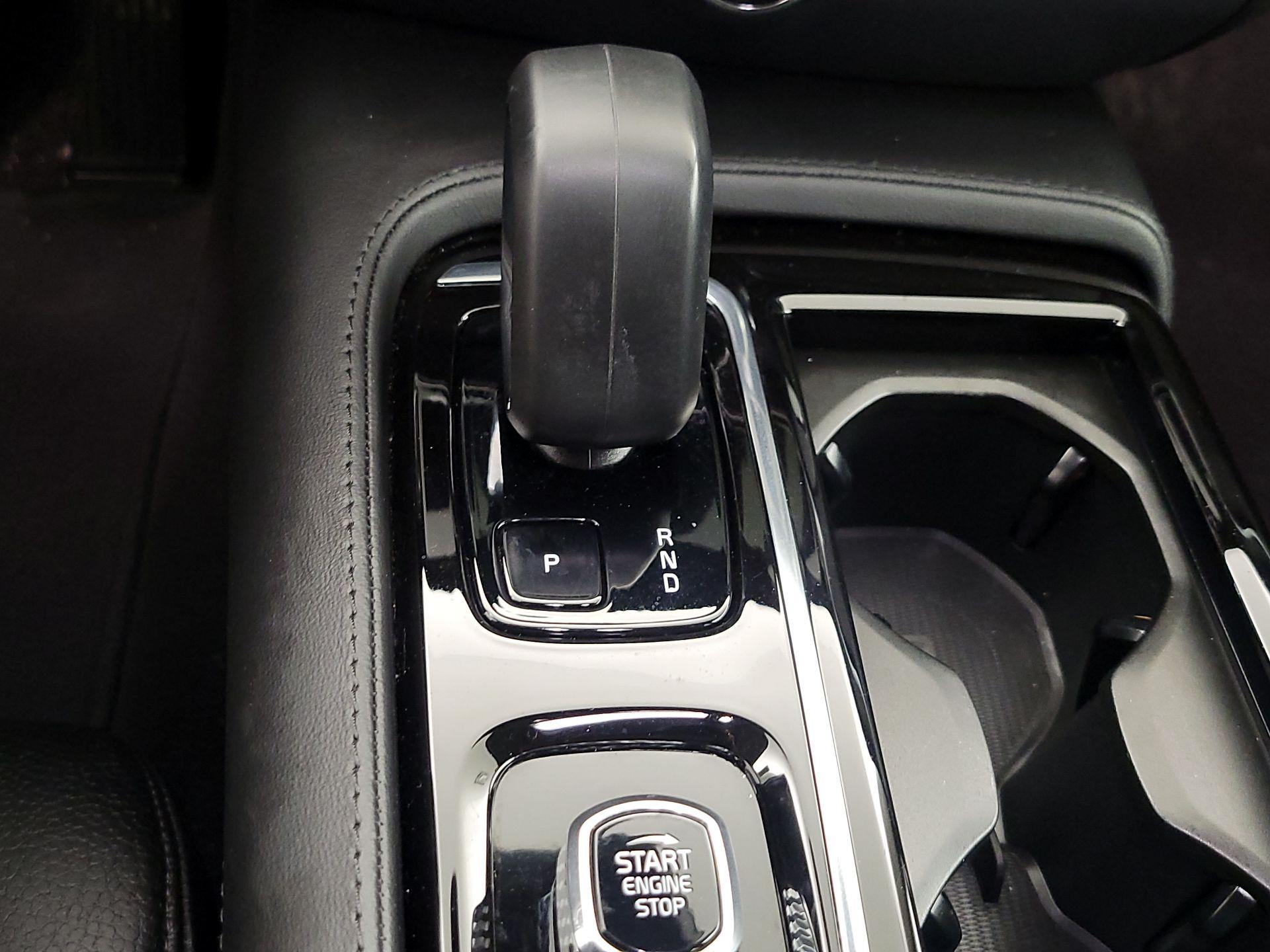 Thumbnail: 2023 Volvo S60 - 17