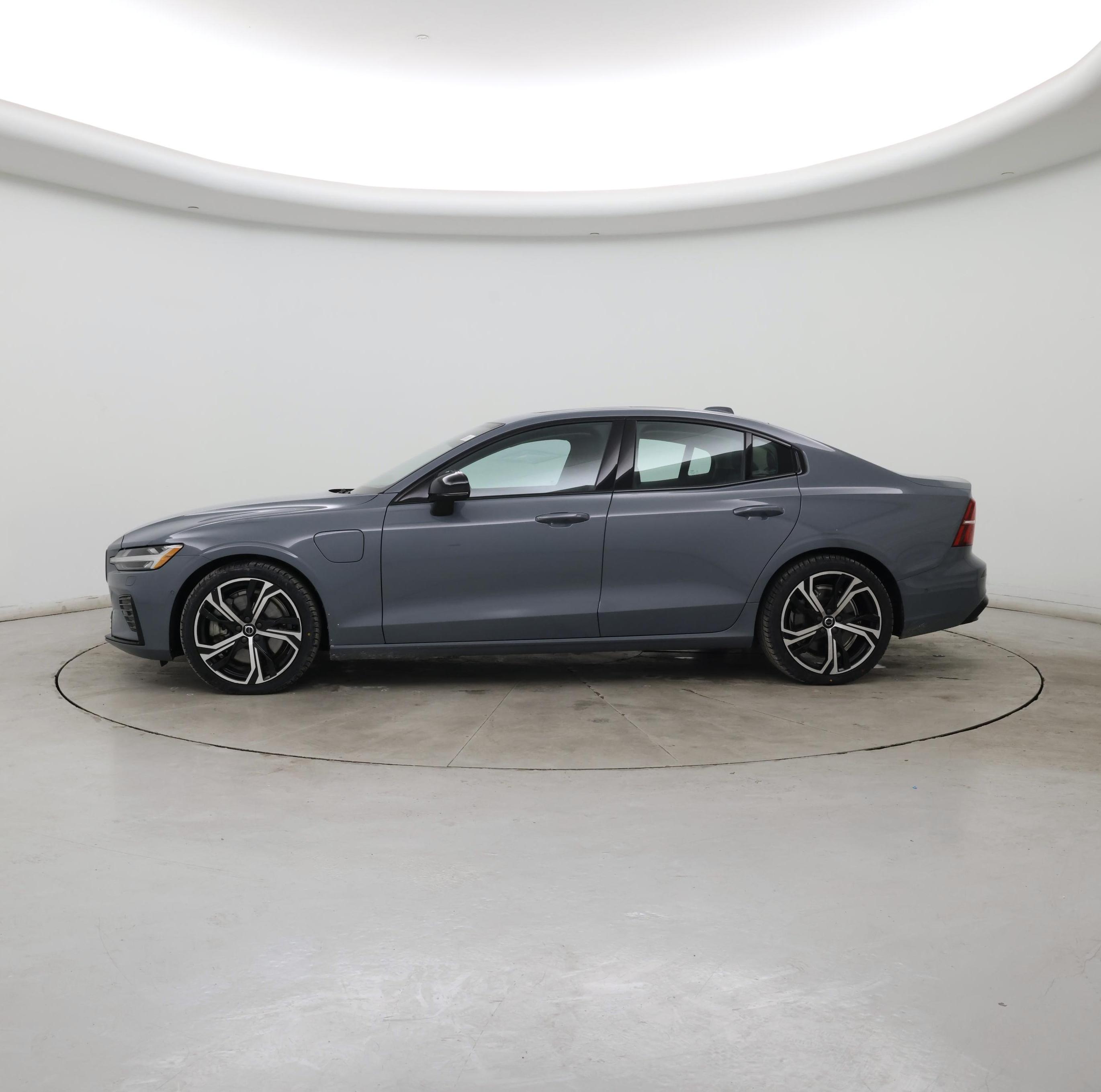 Thumbnail: 2023 Volvo S60 - 3