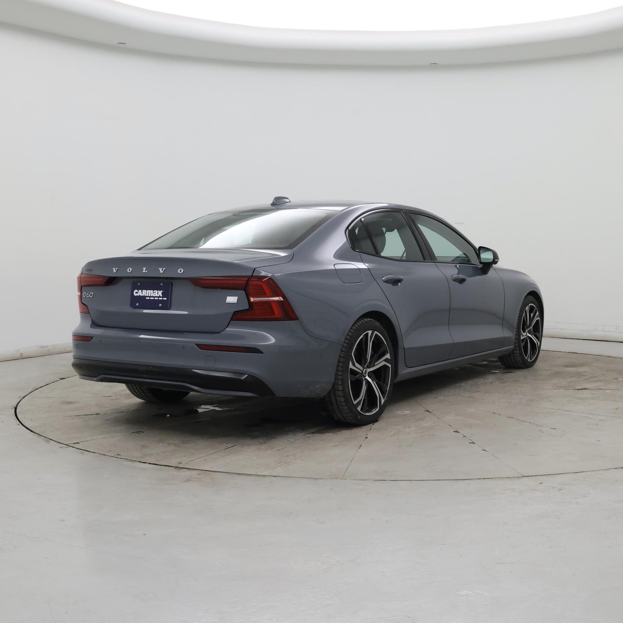 Thumbnail: 2023 Volvo S60 - 8