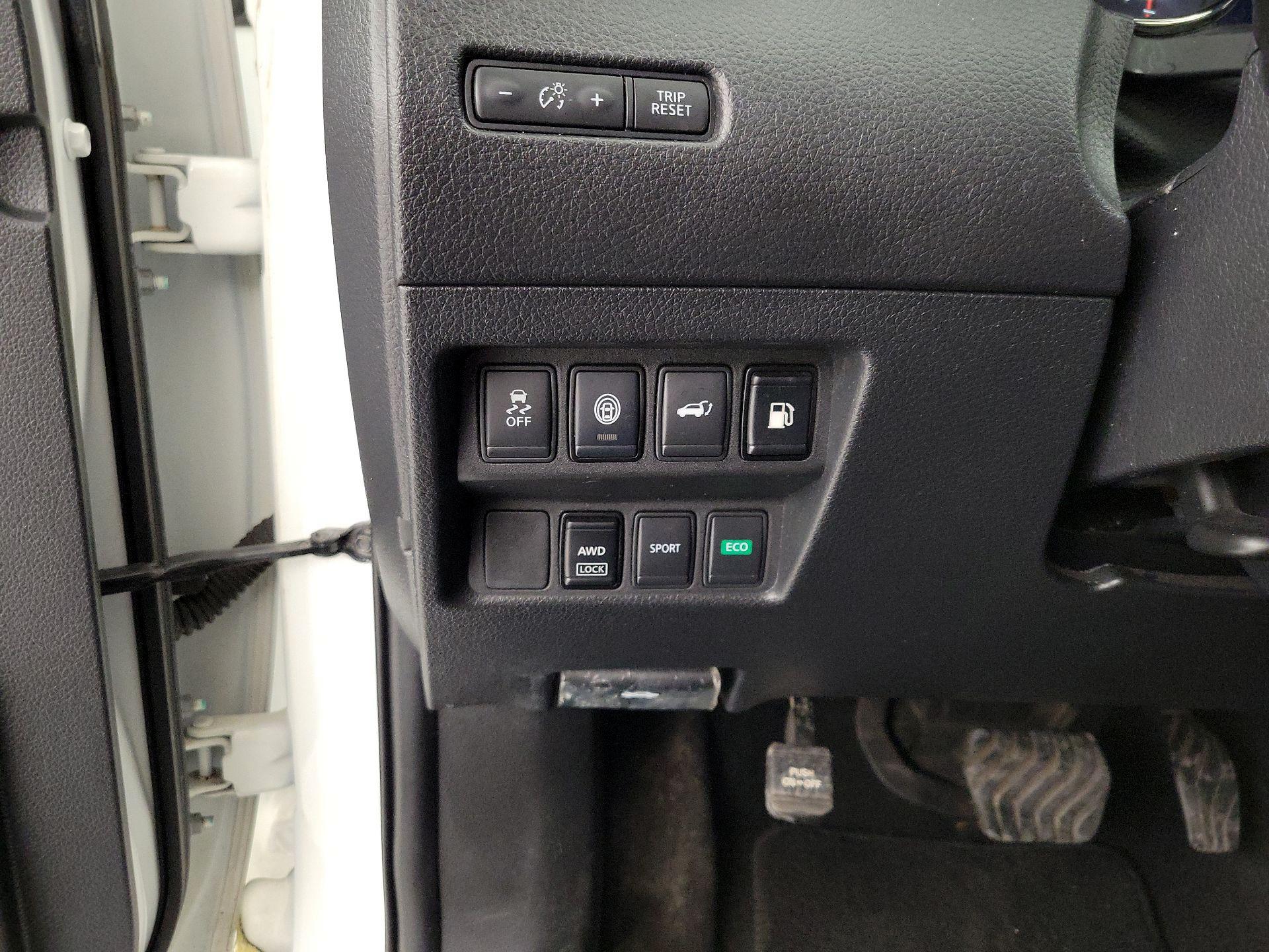 Thumbnail: 2020 Nissan Rogue - 13