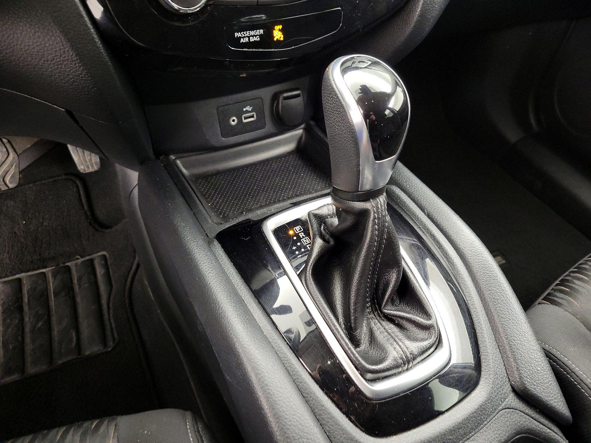 Thumbnail: 2020 Nissan Rogue - 17