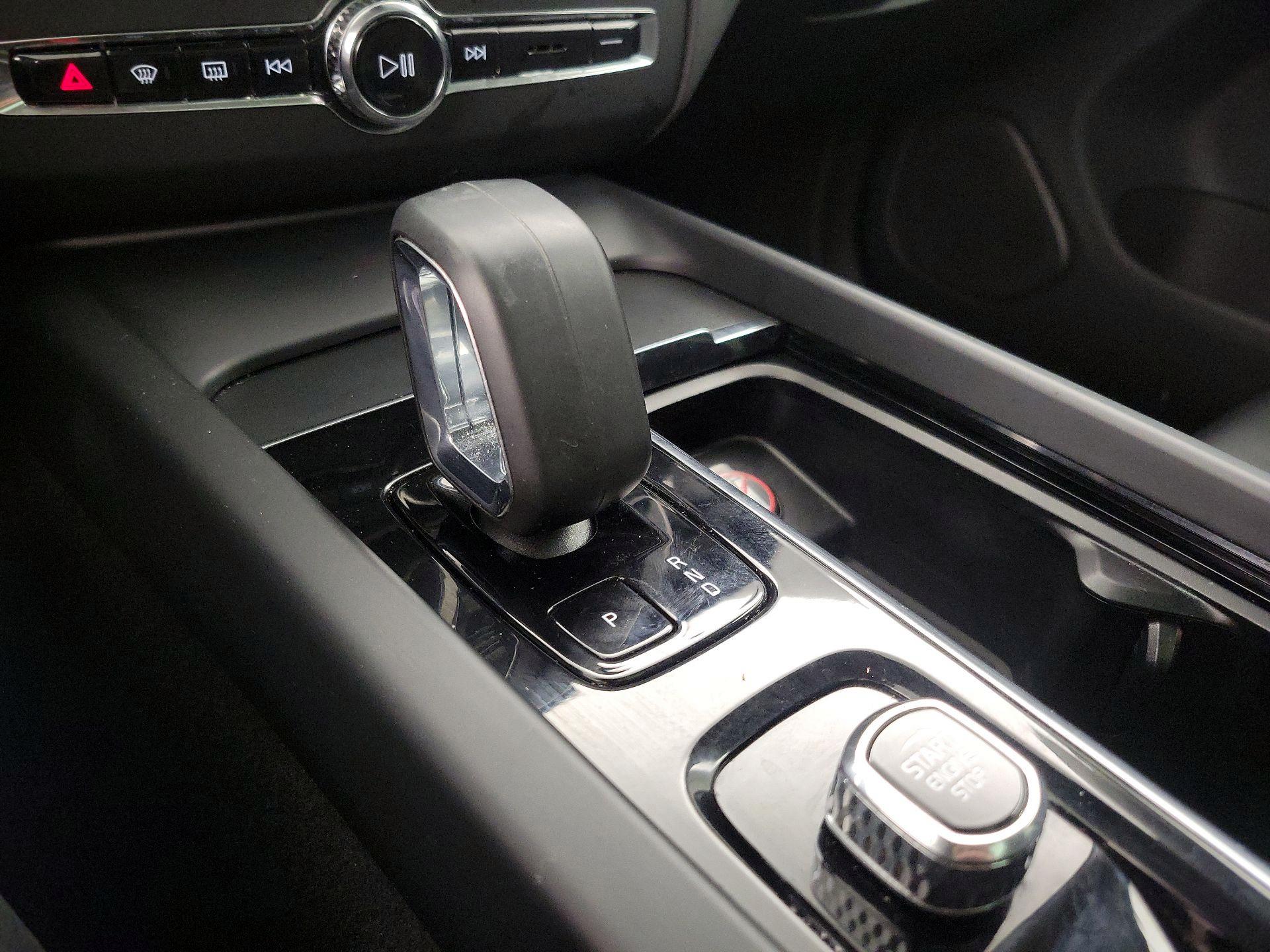 Thumbnail: 2023 Volvo XC60 - 17