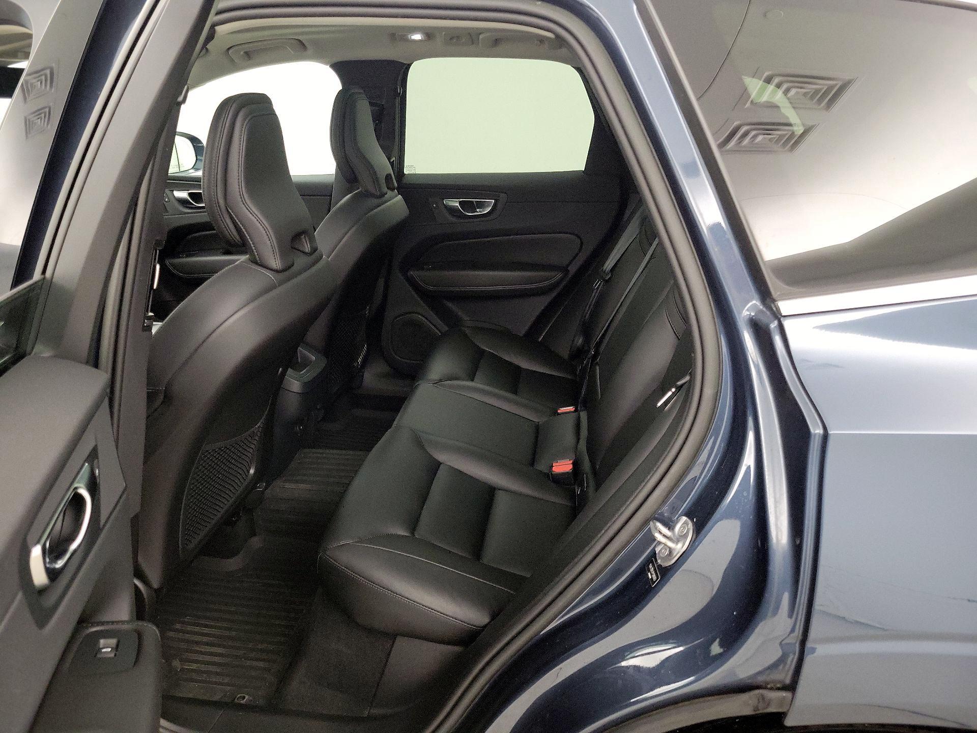 Thumbnail: 2023 Volvo XC60 - 20