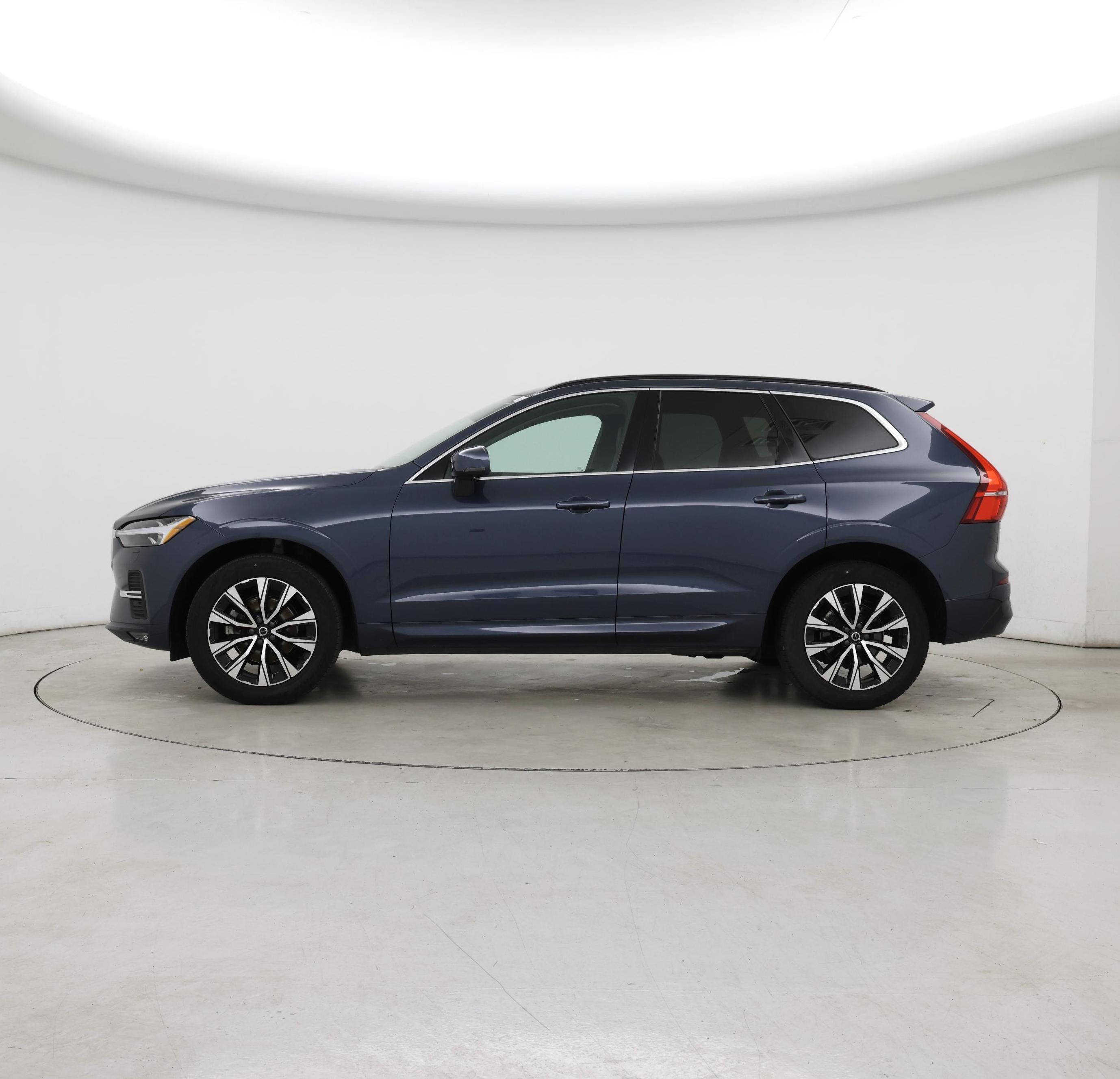 Thumbnail: 2023 Volvo XC60 - 3