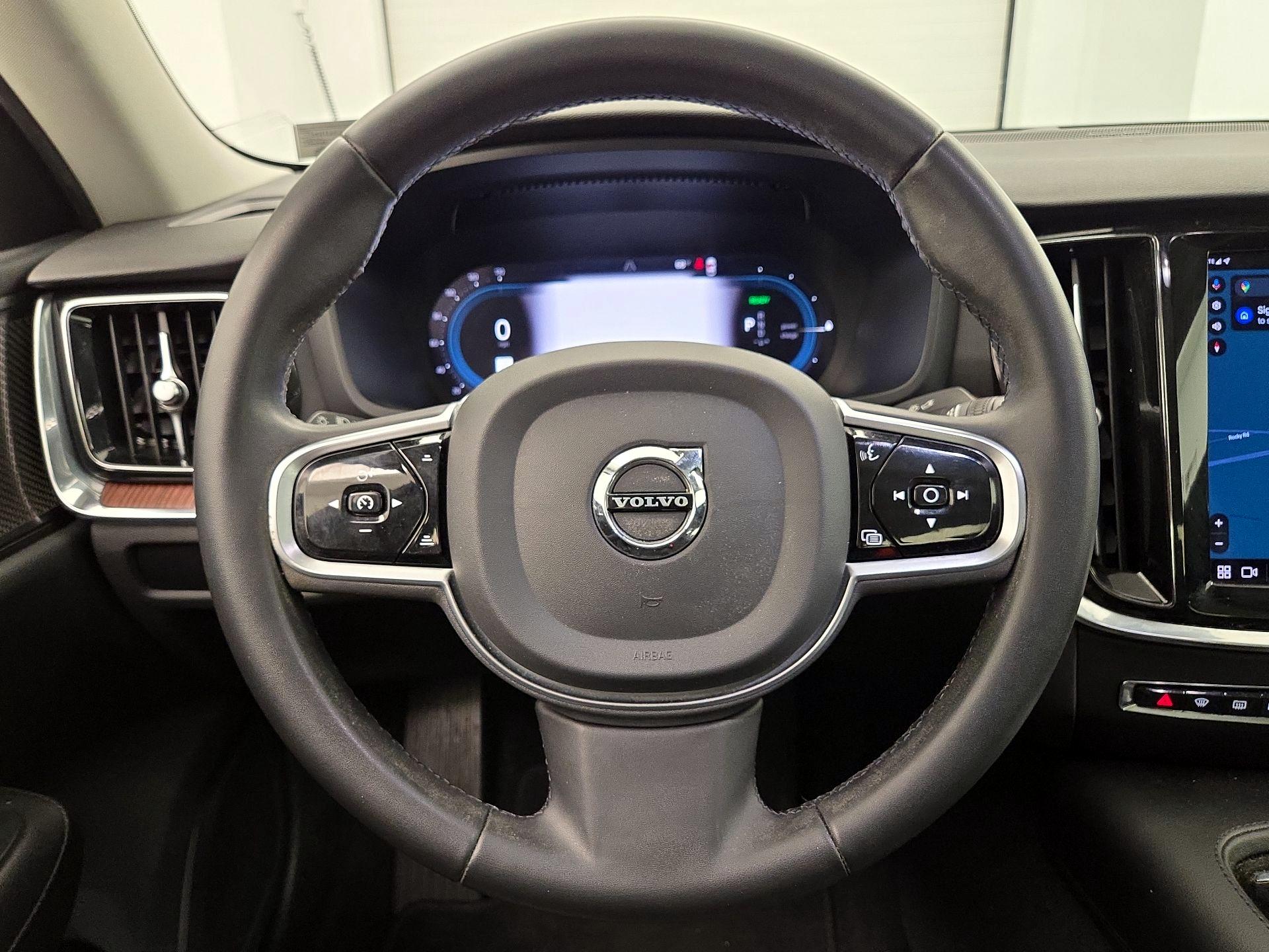 Thumbnail: 2023 Volvo S60 - 10