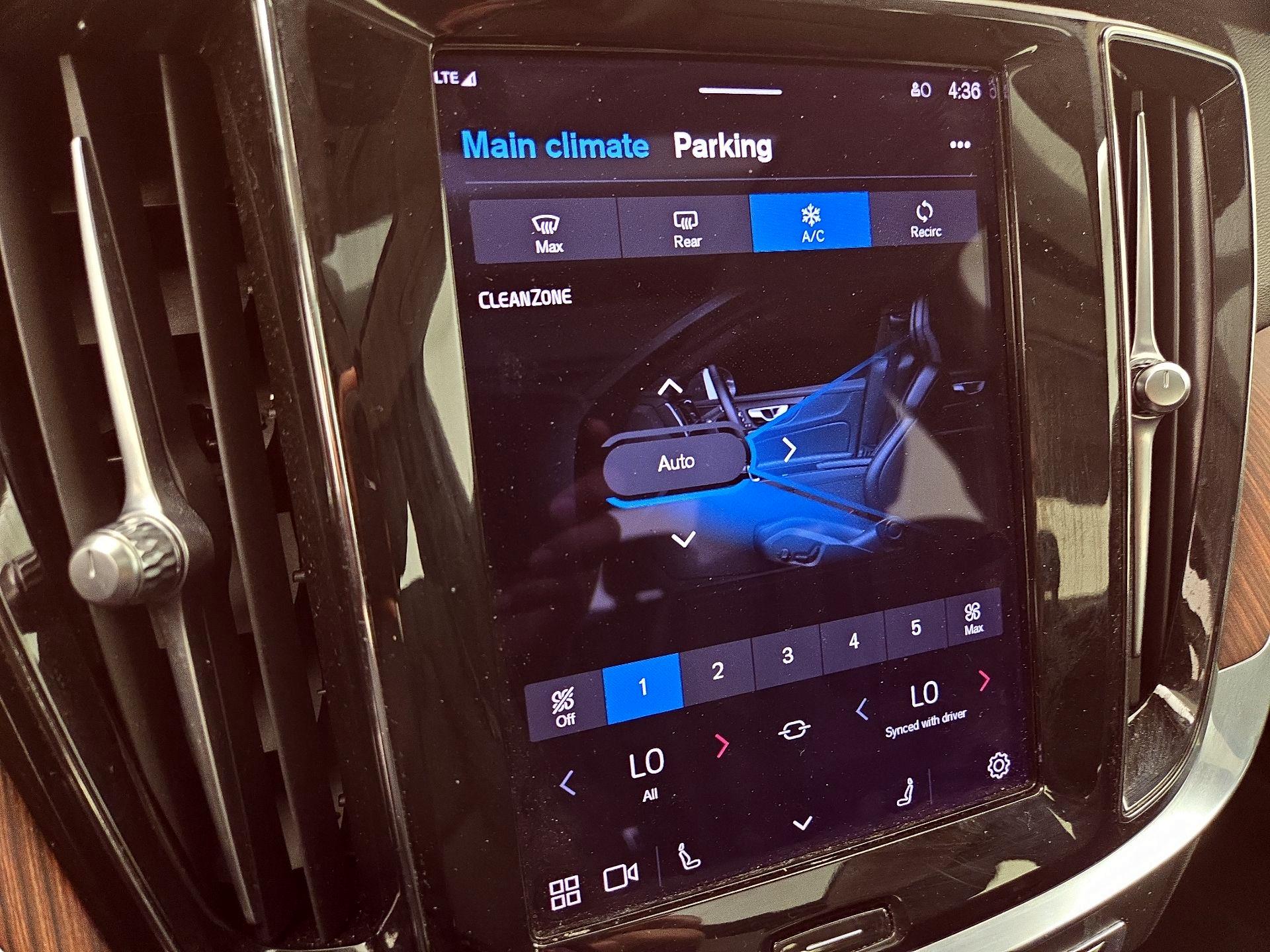 Thumbnail: 2023 Volvo S60 - 17