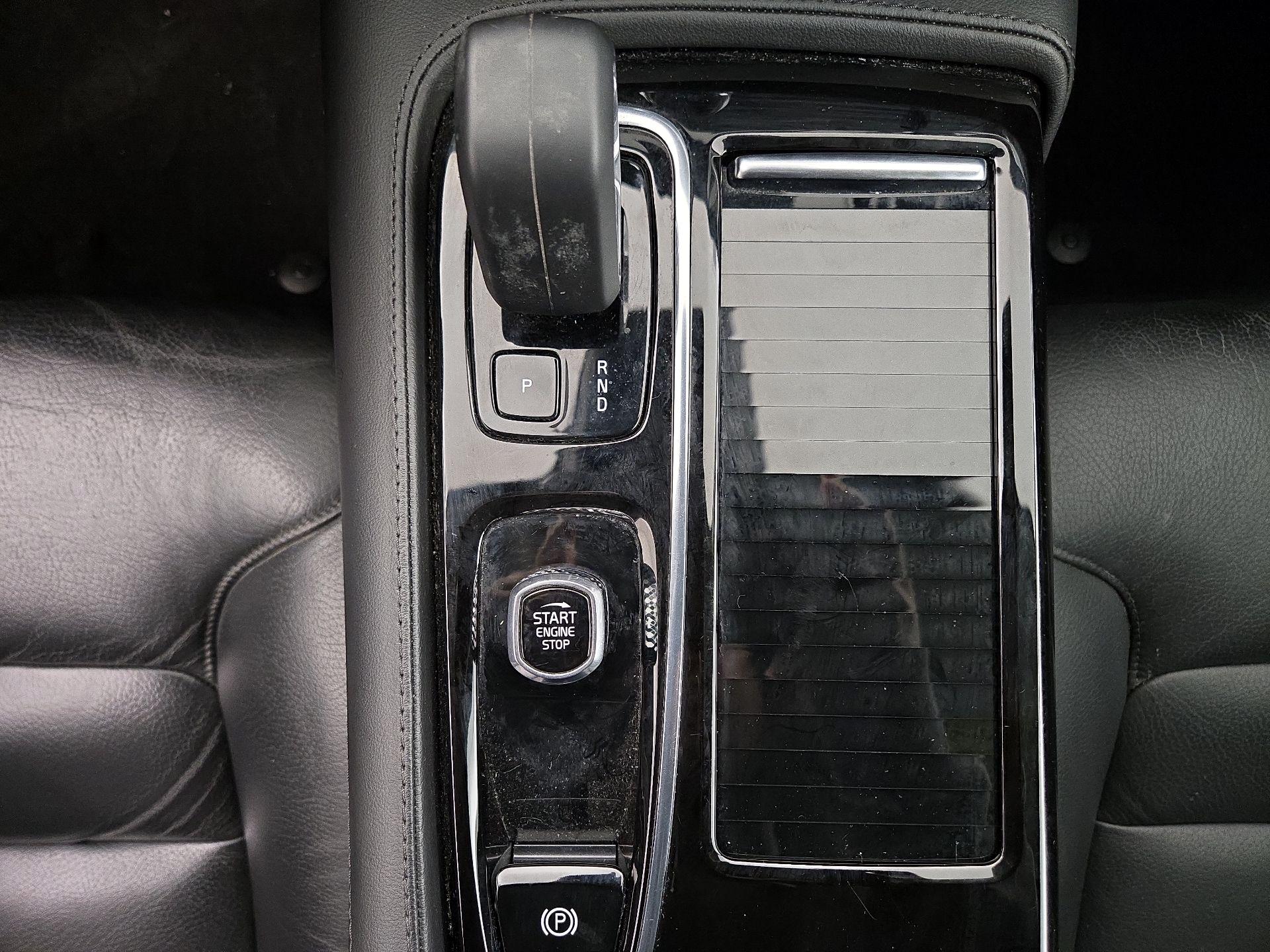 Thumbnail: 2023 Volvo S60 - 18