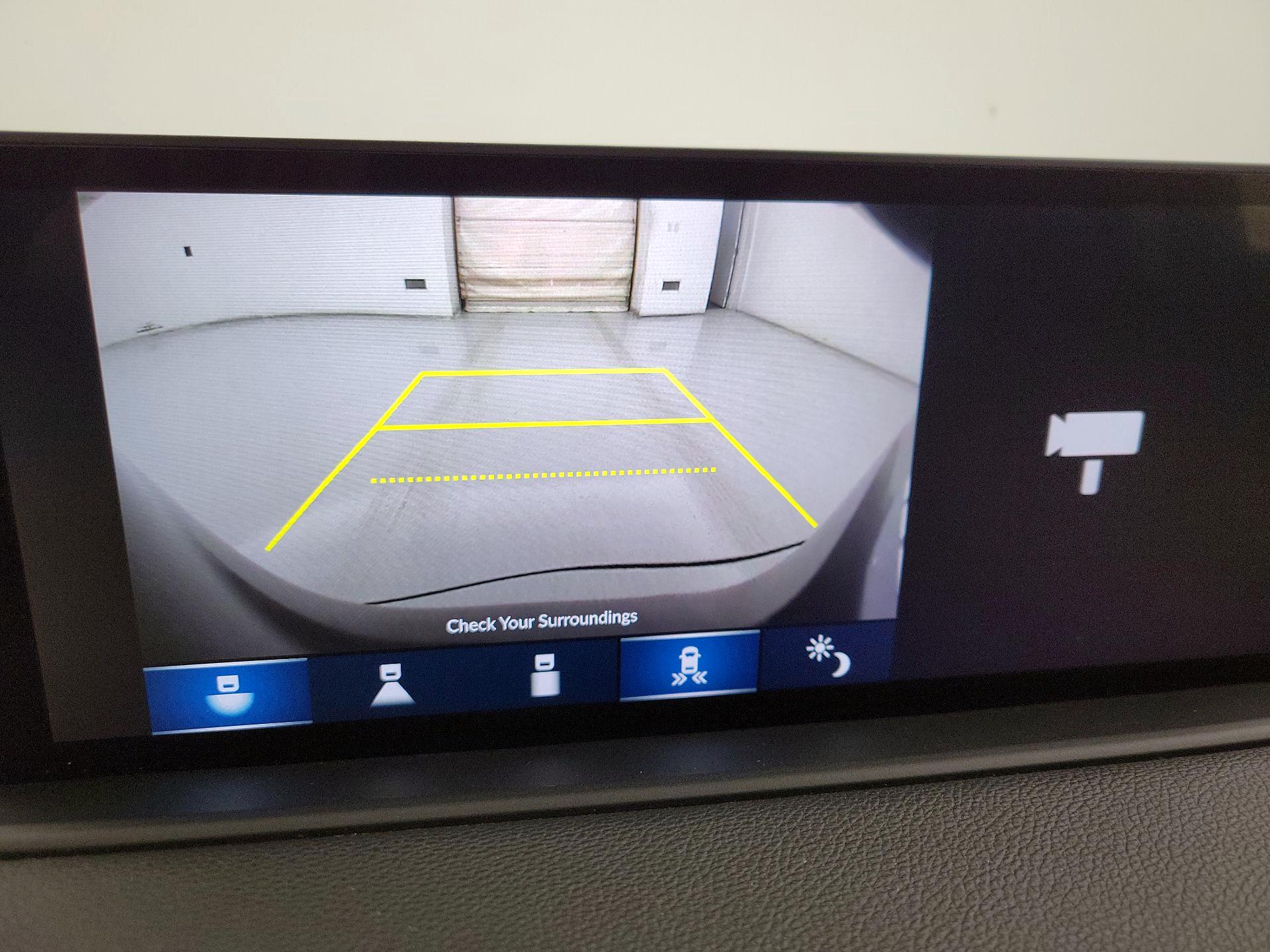 Thumbnail: 2023 Acura MDX - 14