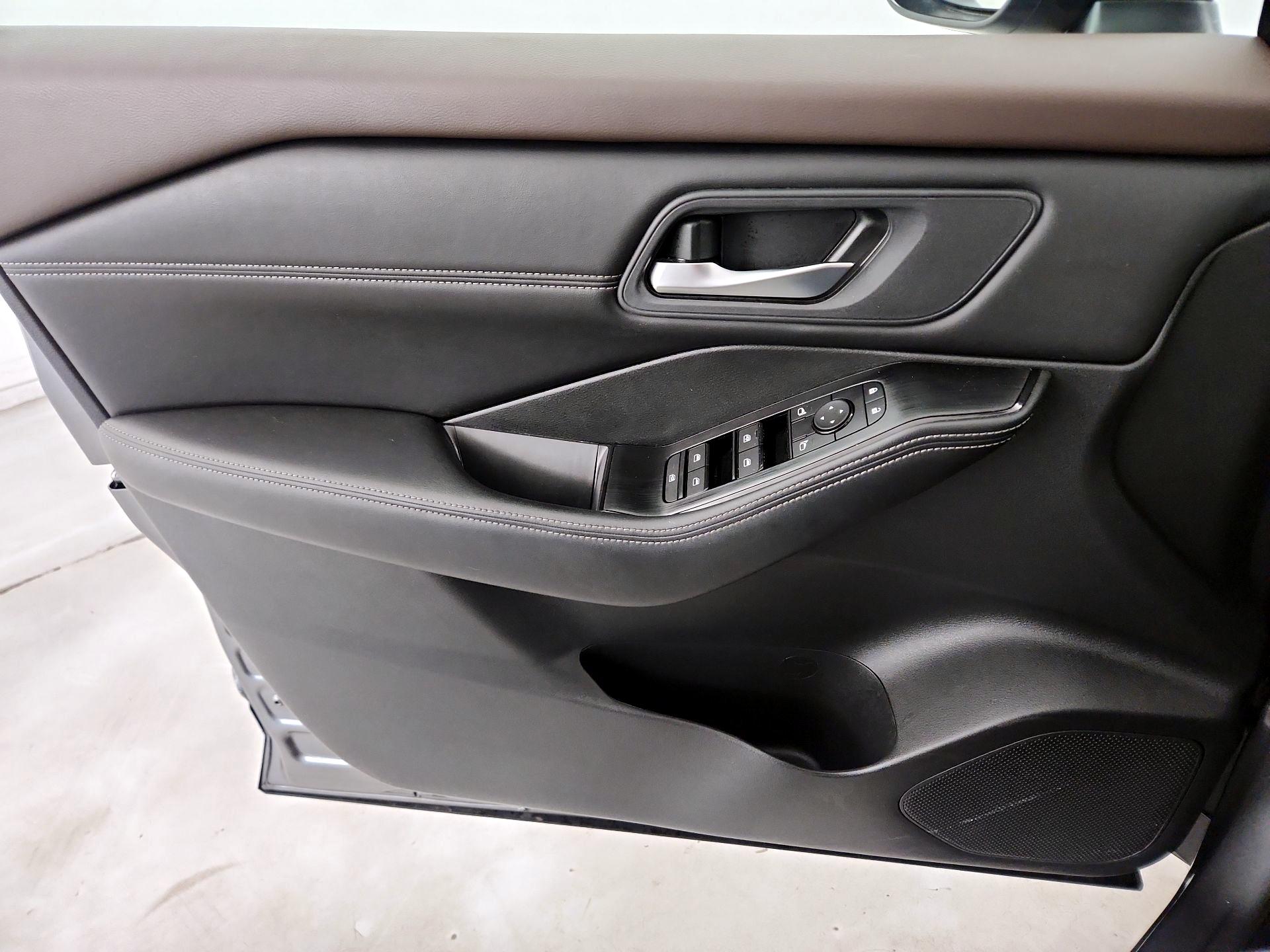 Thumbnail: 2023 Nissan Rogue - 12