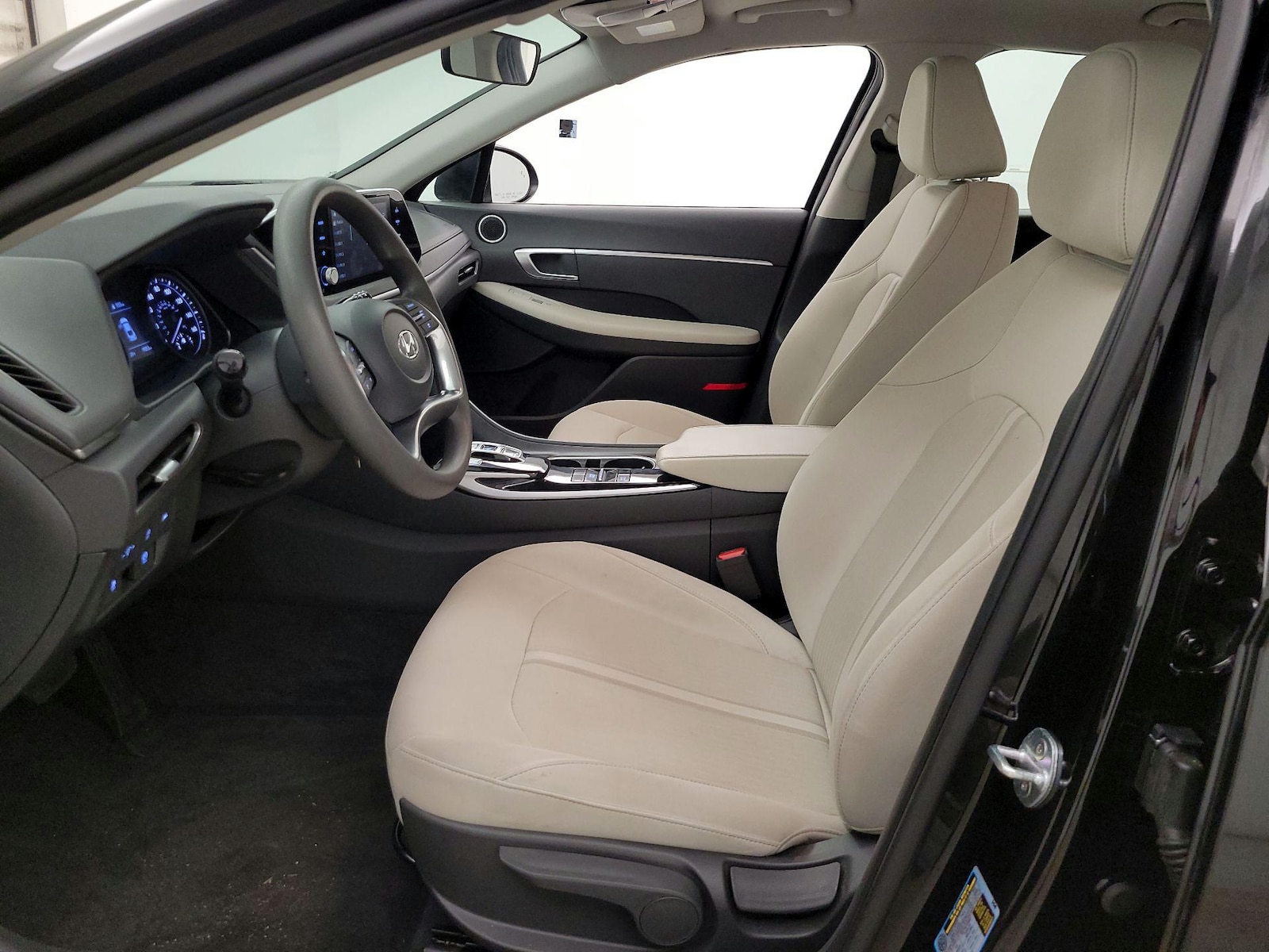 2023 Hyundai Sonata SE - Photo 12